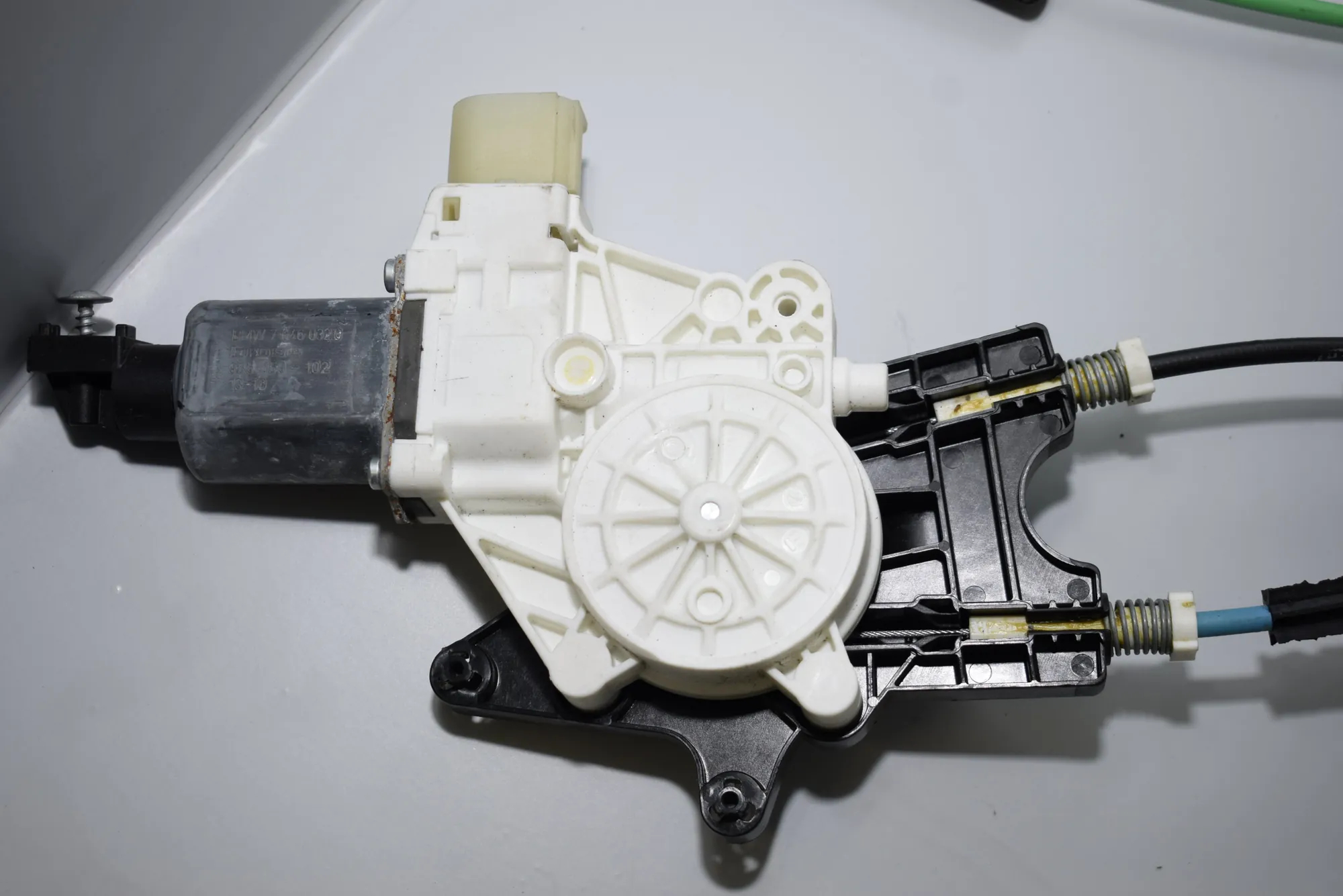 Front Right Door Window Regulator – OEM 7281624 · BMW 4 Coupe (F32, F82) BMW 4 Coupe (F32, F82) 2013 – 2