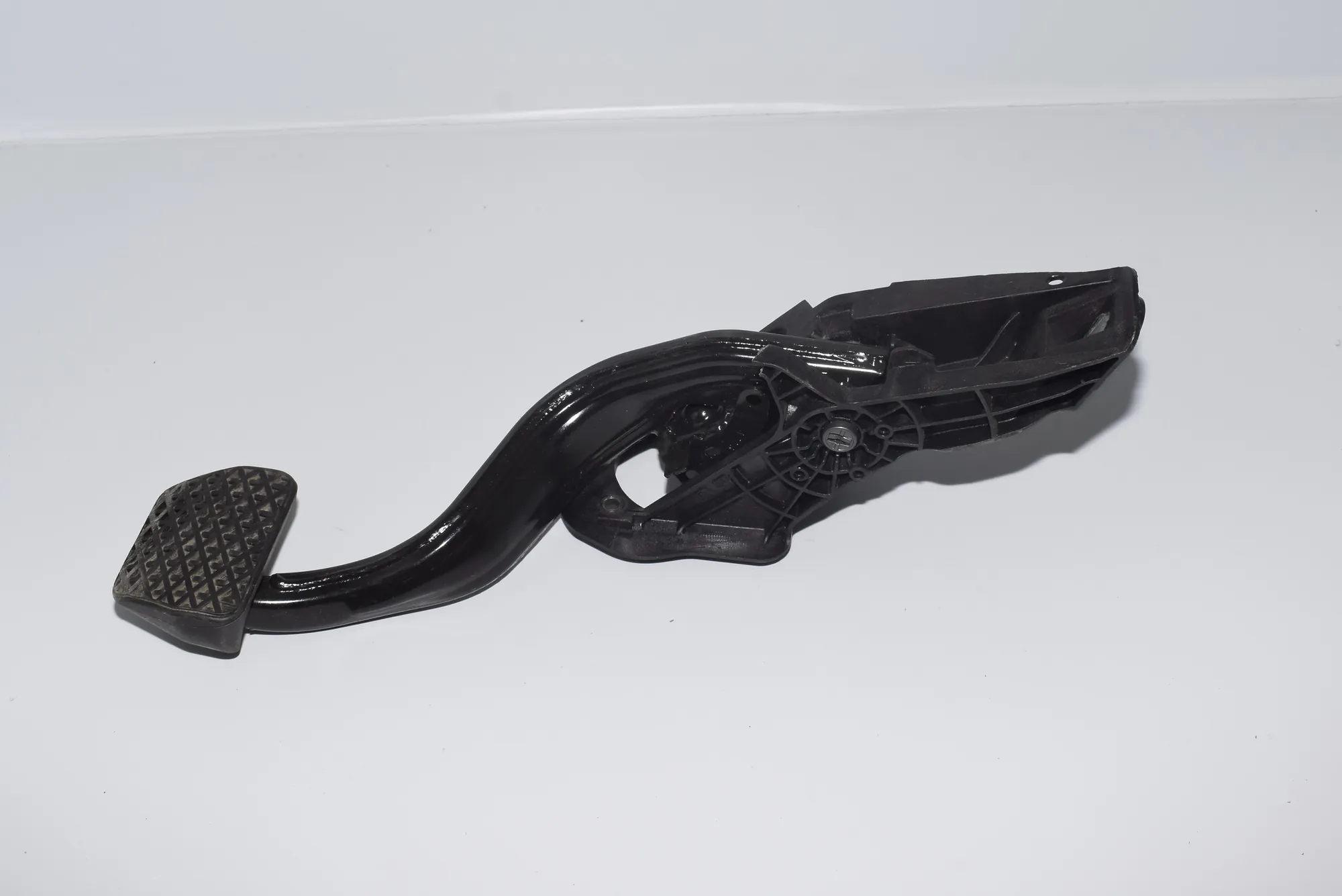 Brake Pedal – OEM 1160421 · BMW 7 (G11, G12) BMW 7 (G11, G12) 725 d, Ld 2016 – 6