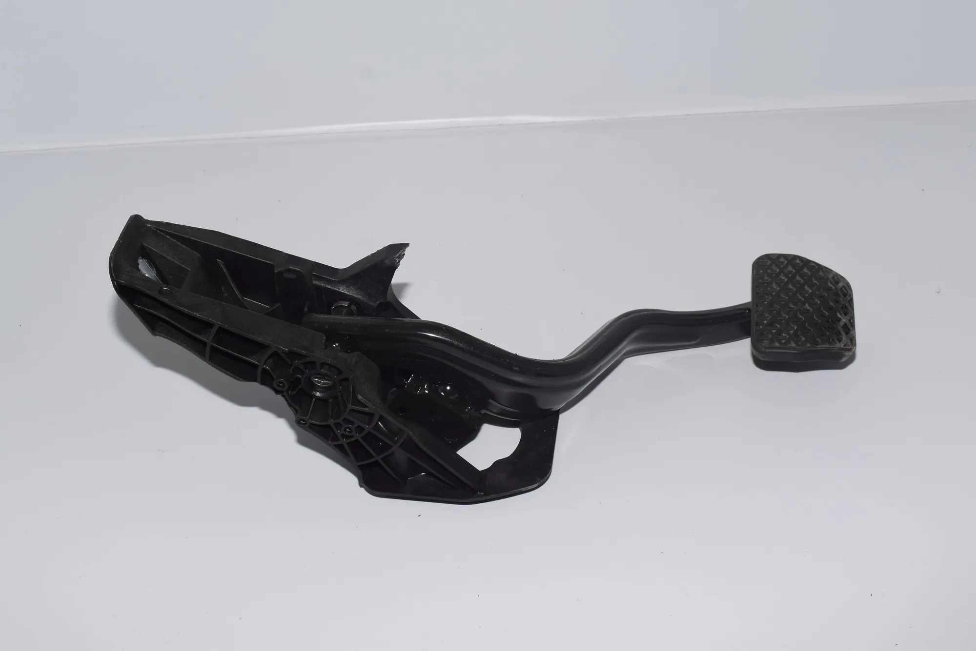 Brake Pedal – OEM 1160421 · BMW 7 (G11, G12) BMW 7 (G11, G12) 725 d, Ld 2016 – 4