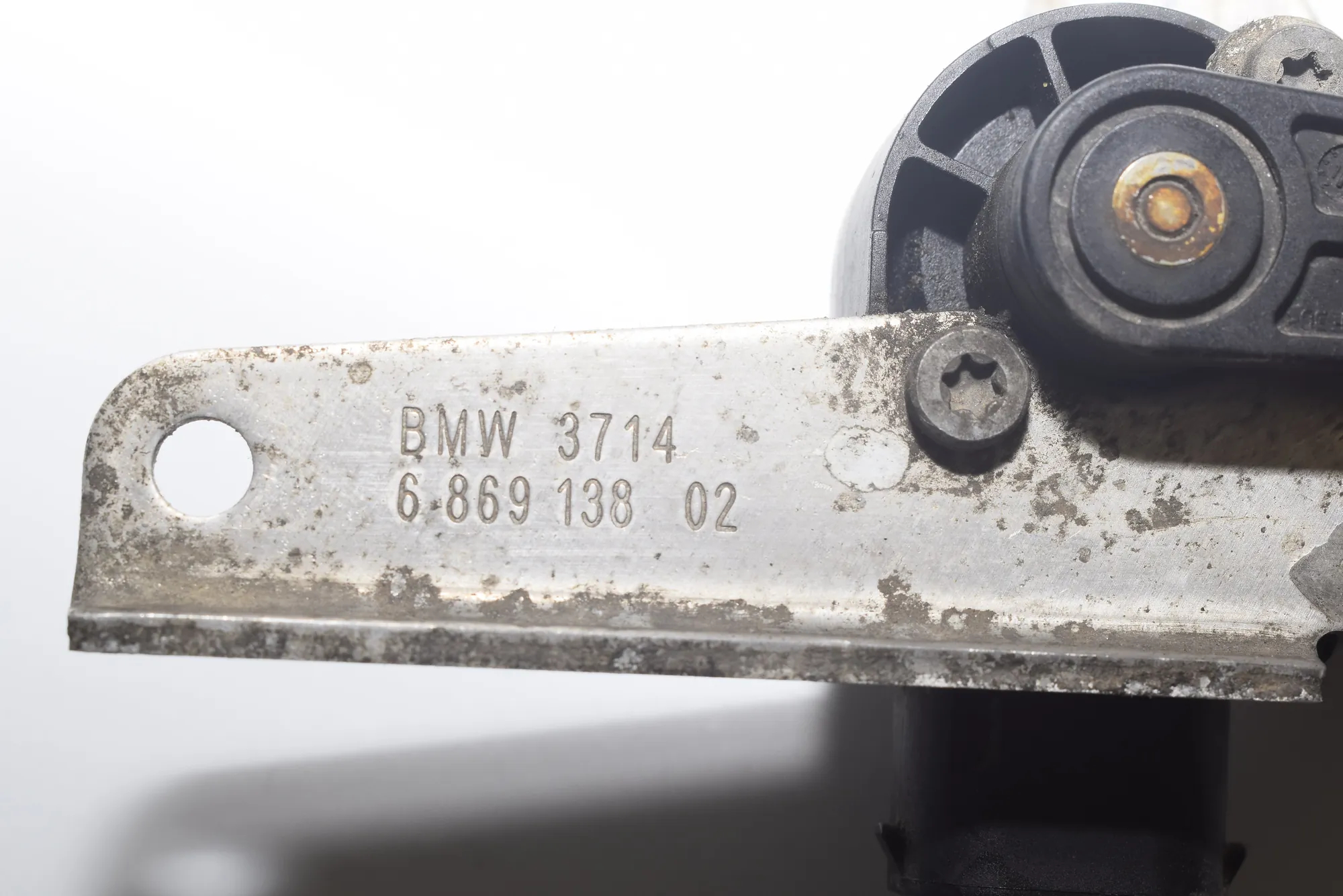 Rear Right Height Level Sensor – OEM 6869138 · BMW 7 (G11, G12) BMW 7 (G11, G12) 2016 – 4
