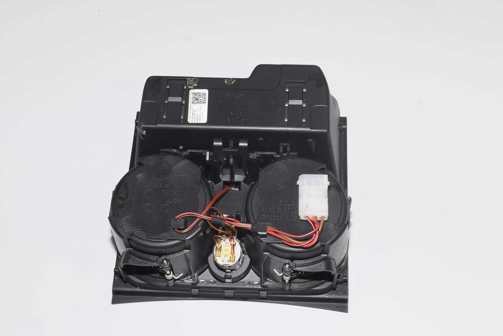 Cup Holder – OEM 9302629 · BMW 7 (G11, G12) BMW 7 (G11, G12) 740 d, Ld xDrive 2016 – 4