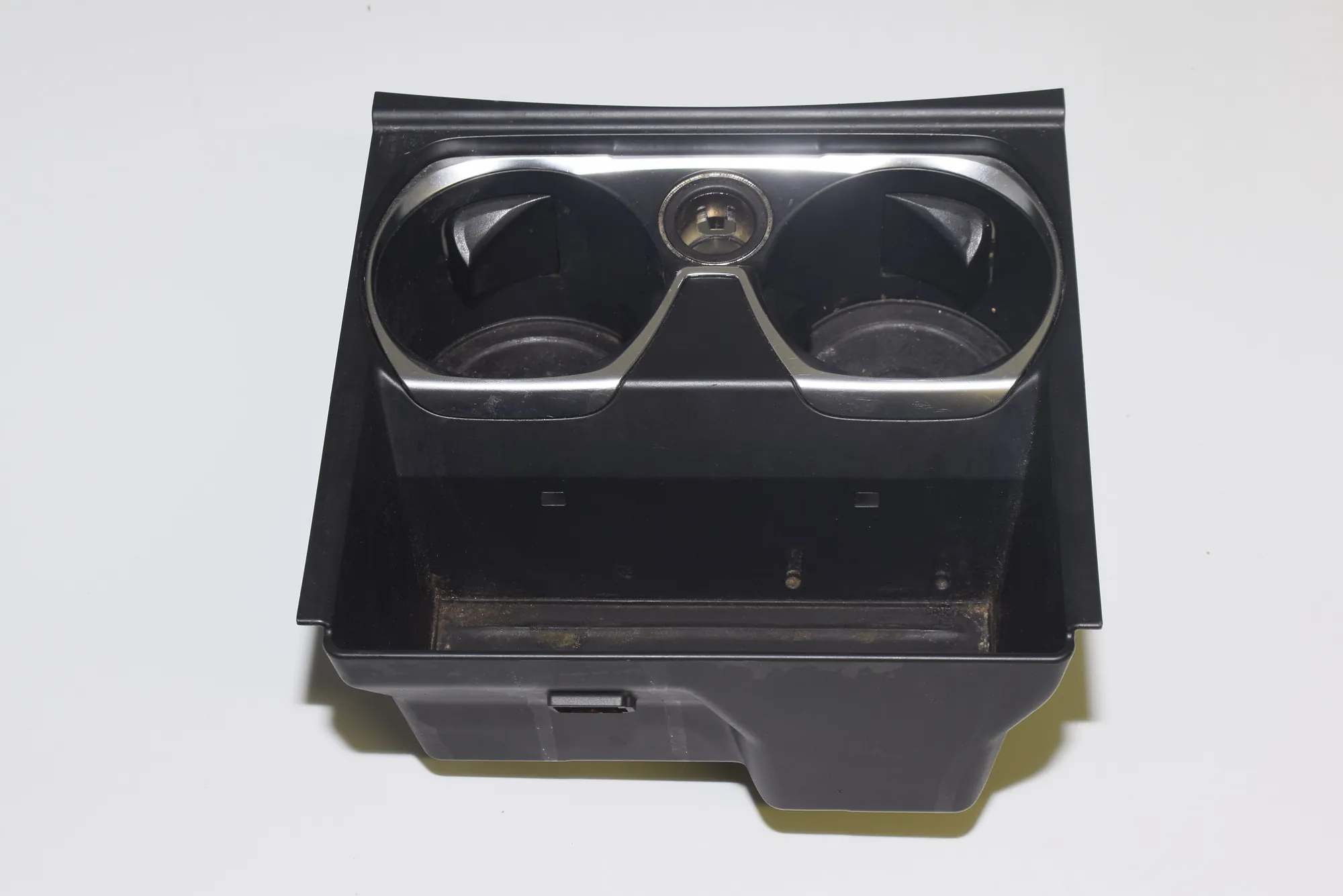 Cup Holder – OEM 9302629 · BMW 7 (G11, G12) BMW 7 (G11, G12) 740 d, Ld xDrive 2016