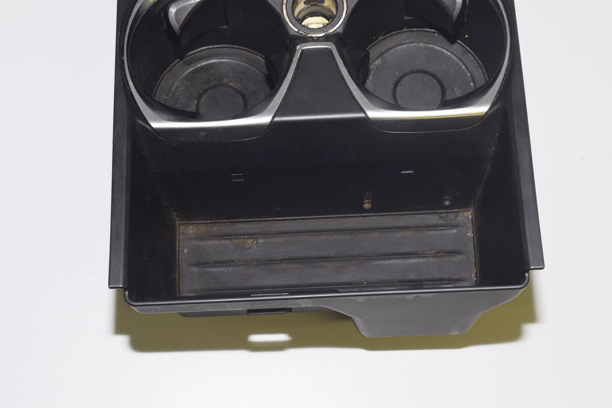 Cup Holder – OEM 9302629 · BMW 7 (G11, G12) BMW 7 (G11, G12) 740 d, Ld xDrive 2016 – 3