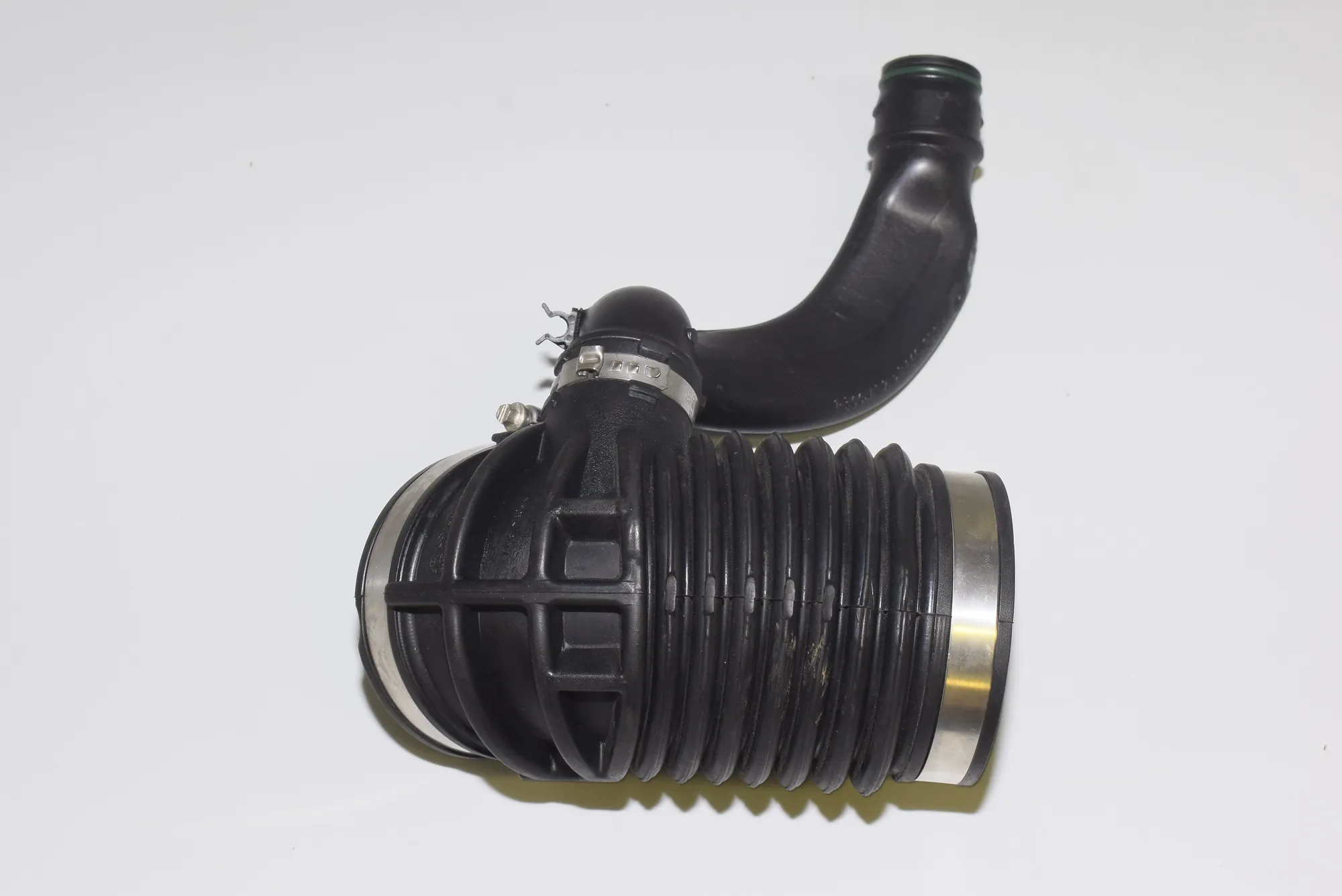 Pipe Hose – OEM 13718571705 · BMW 7 (G11, G12) BMW 7 (G11, G12) 740 d, Ld xDrive 2016 – 3