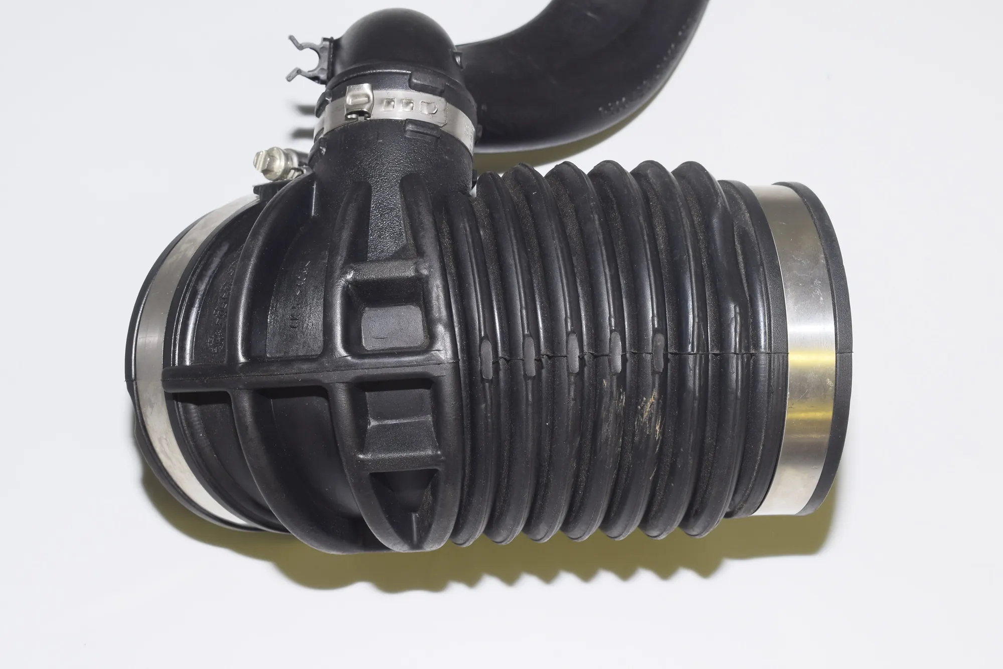 Pipe Hose – OEM 13718571705 · BMW 7 (G11, G12) BMW 7 (G11, G12) 740 d, Ld xDrive 2016 – 4