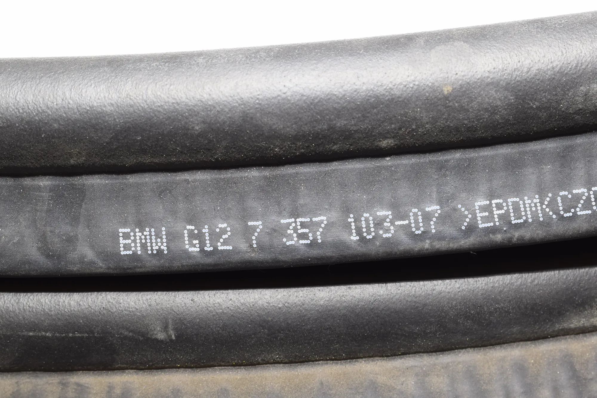 Tailgate Rubber Seal – OEM 7357103 · BMW 7 (G11, G12) BMW 7 (G11, G12) 2016 – 6
