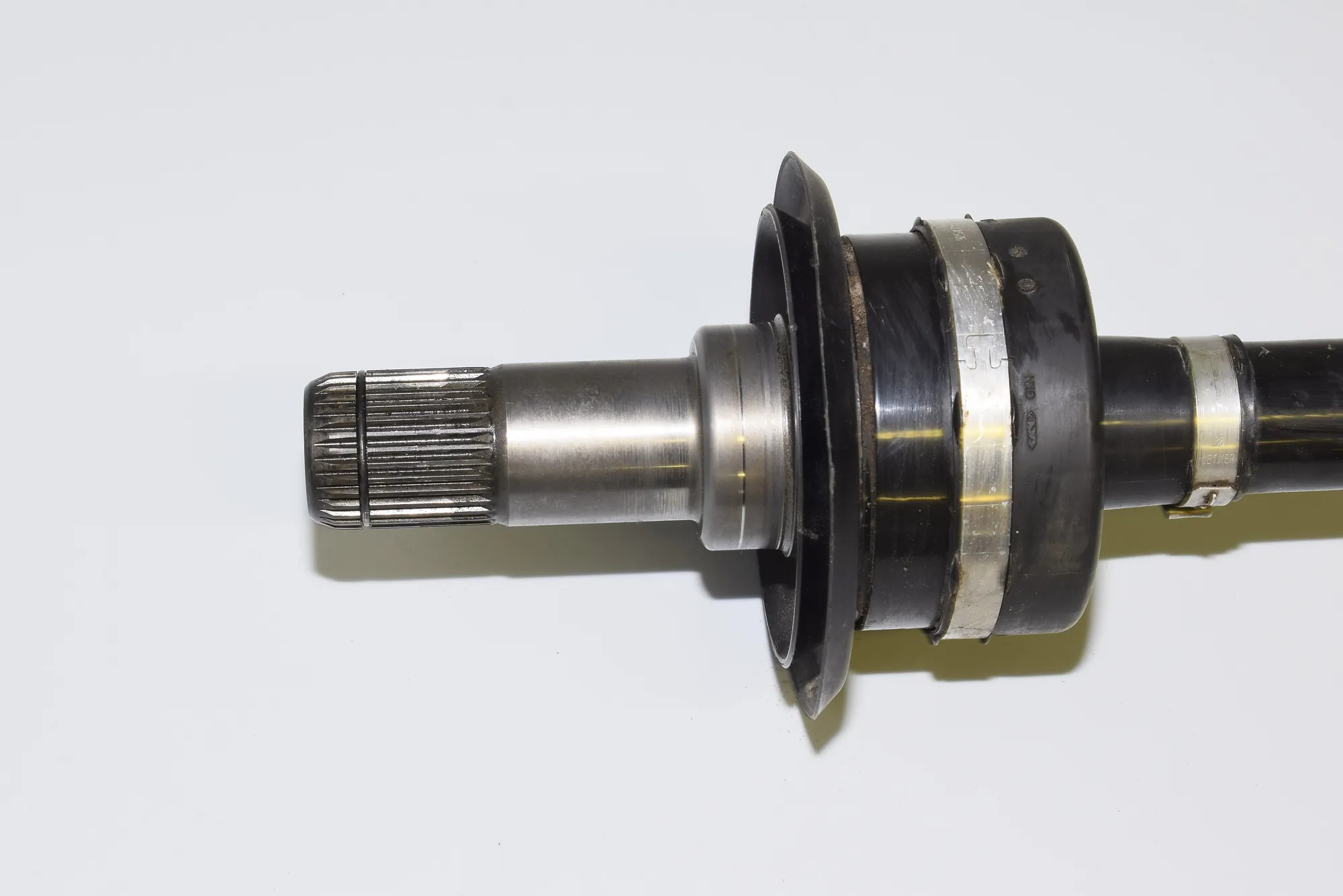 Rear Left Driveshaft – OEM 8639465 · BMW 7 (G11, G12) BMW 7 (G11, G12) 740 d, Ld xDrive 2017 – 3