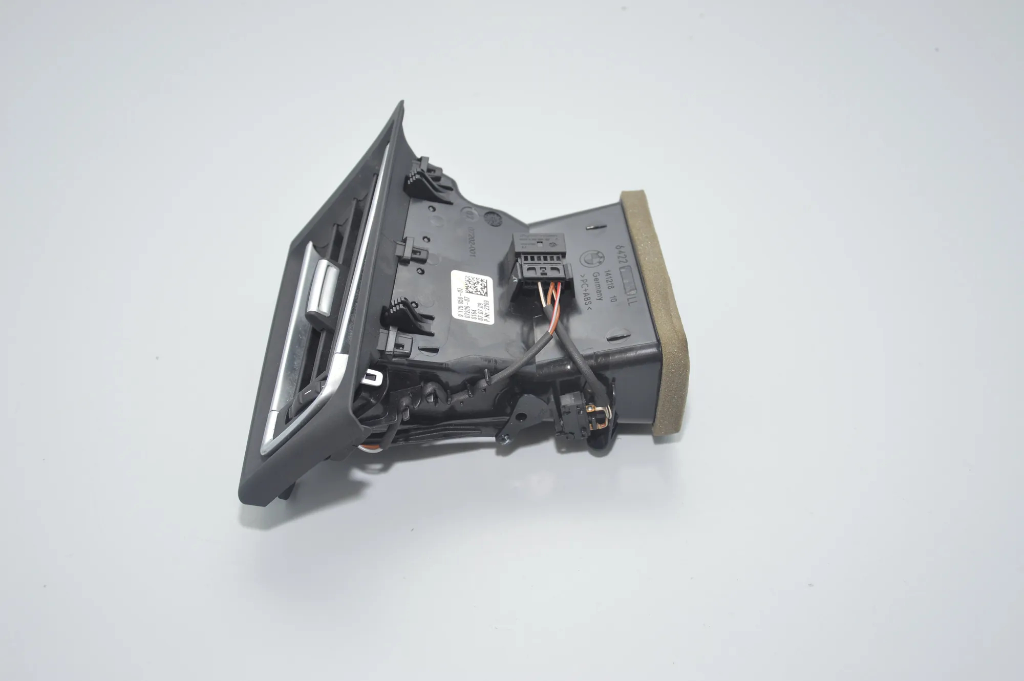 Dashboard Air Vents – OEM 9115858 · BMW 7 (F01, F02) BMW 7 (F01, F02) 2009 – 4