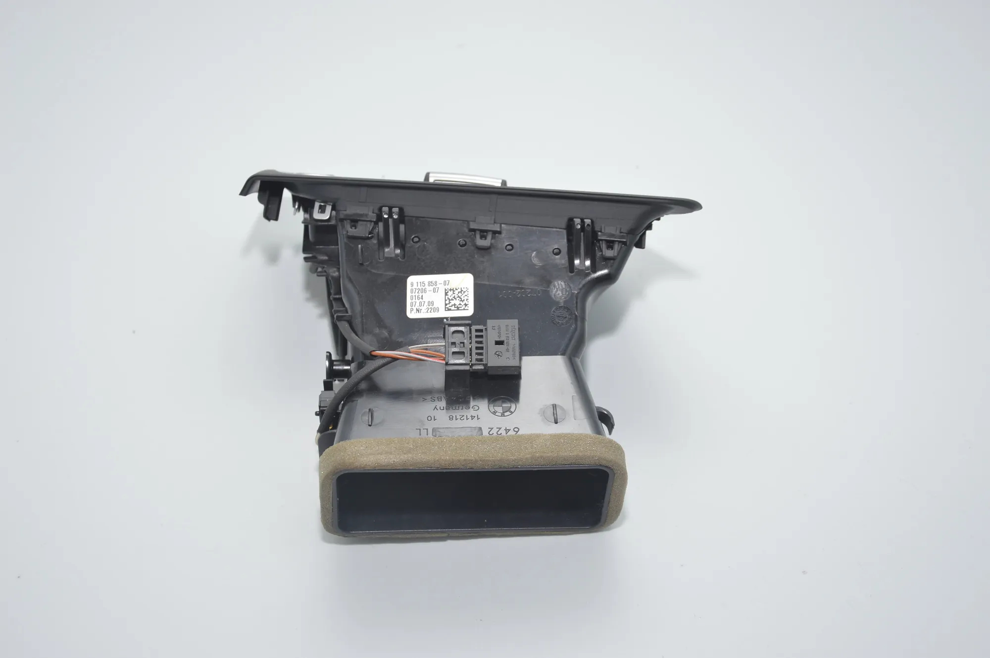 Dashboard Air Vents – OEM 9115858 · BMW 7 (F01, F02) BMW 7 (F01, F02) 2009 – 3