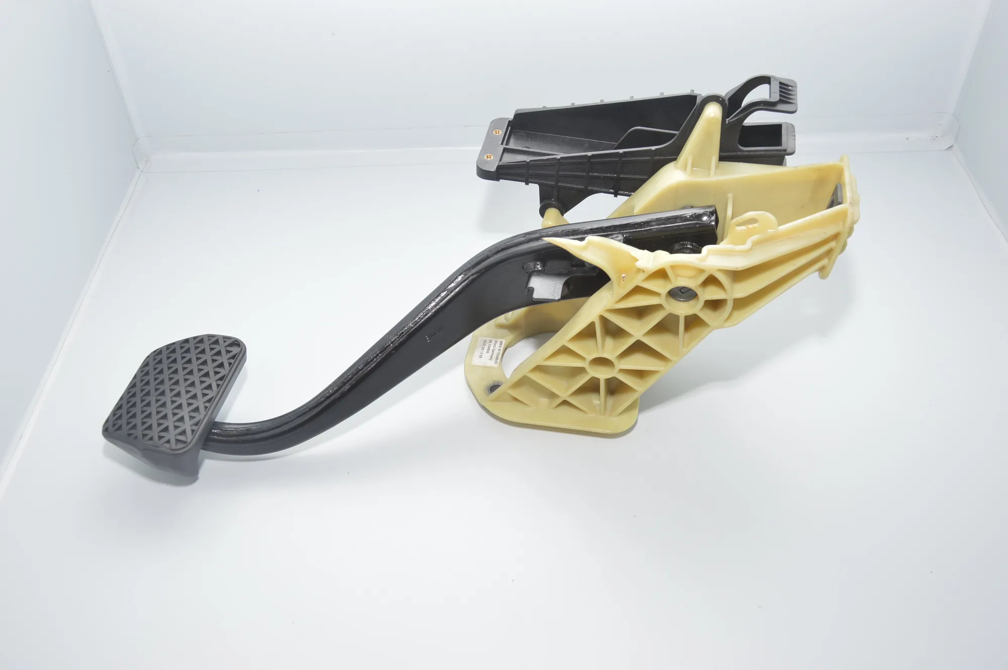 Brake Pedal – OEM 6775368 · BMW 7 (F01, F02) BMW 7 (F01, F02) 2009 – 4