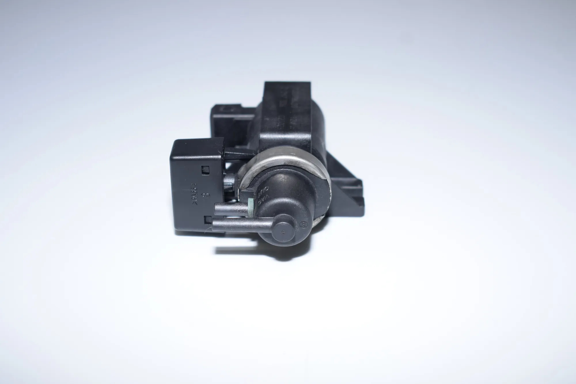 Solenoid Valve – OEM 2247906 · BMW 5 (E39) 525 d 2002 – 2