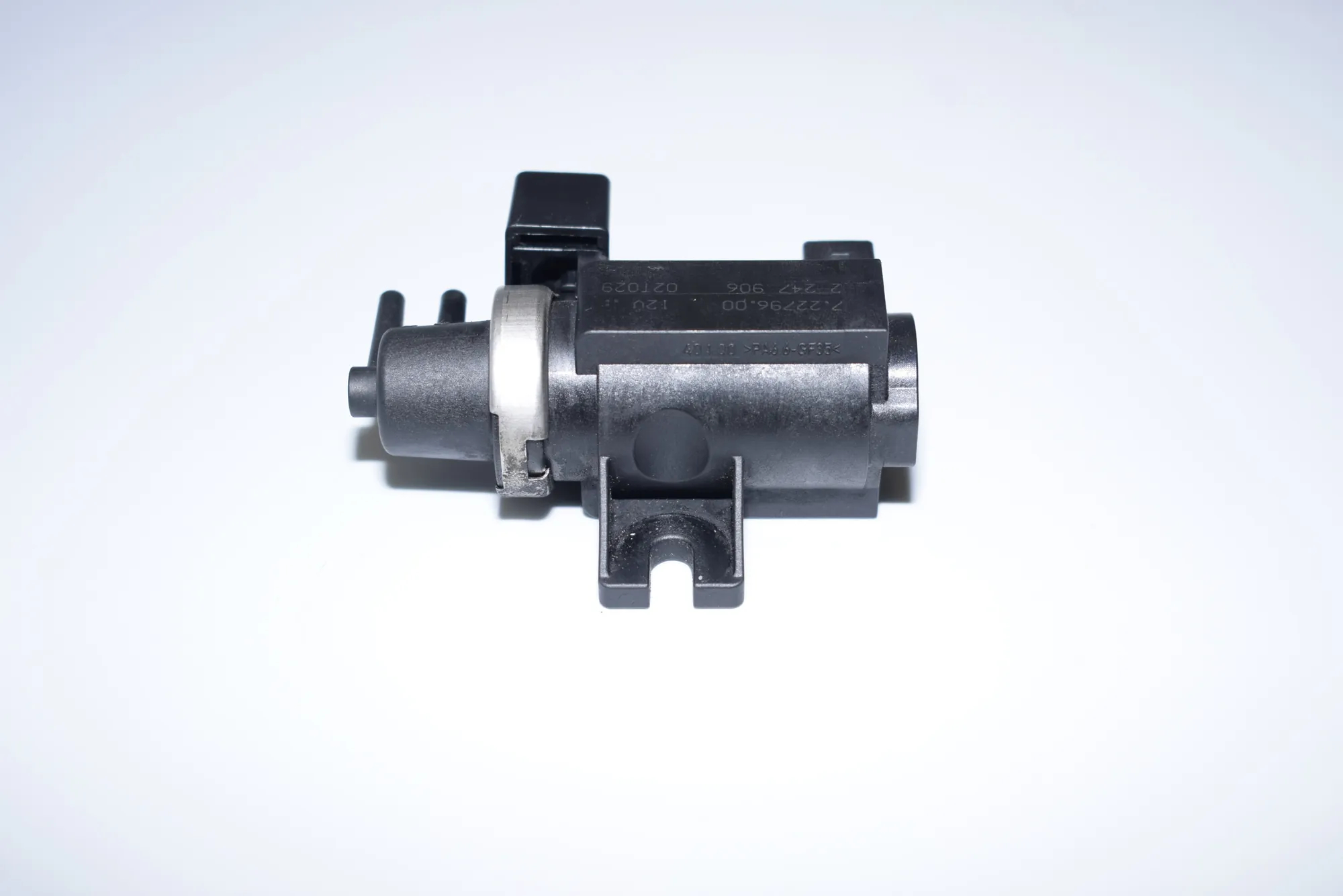 Solenoid Valve – OEM 2247906 · BMW 5 (E39) 525 d 2002 – 3