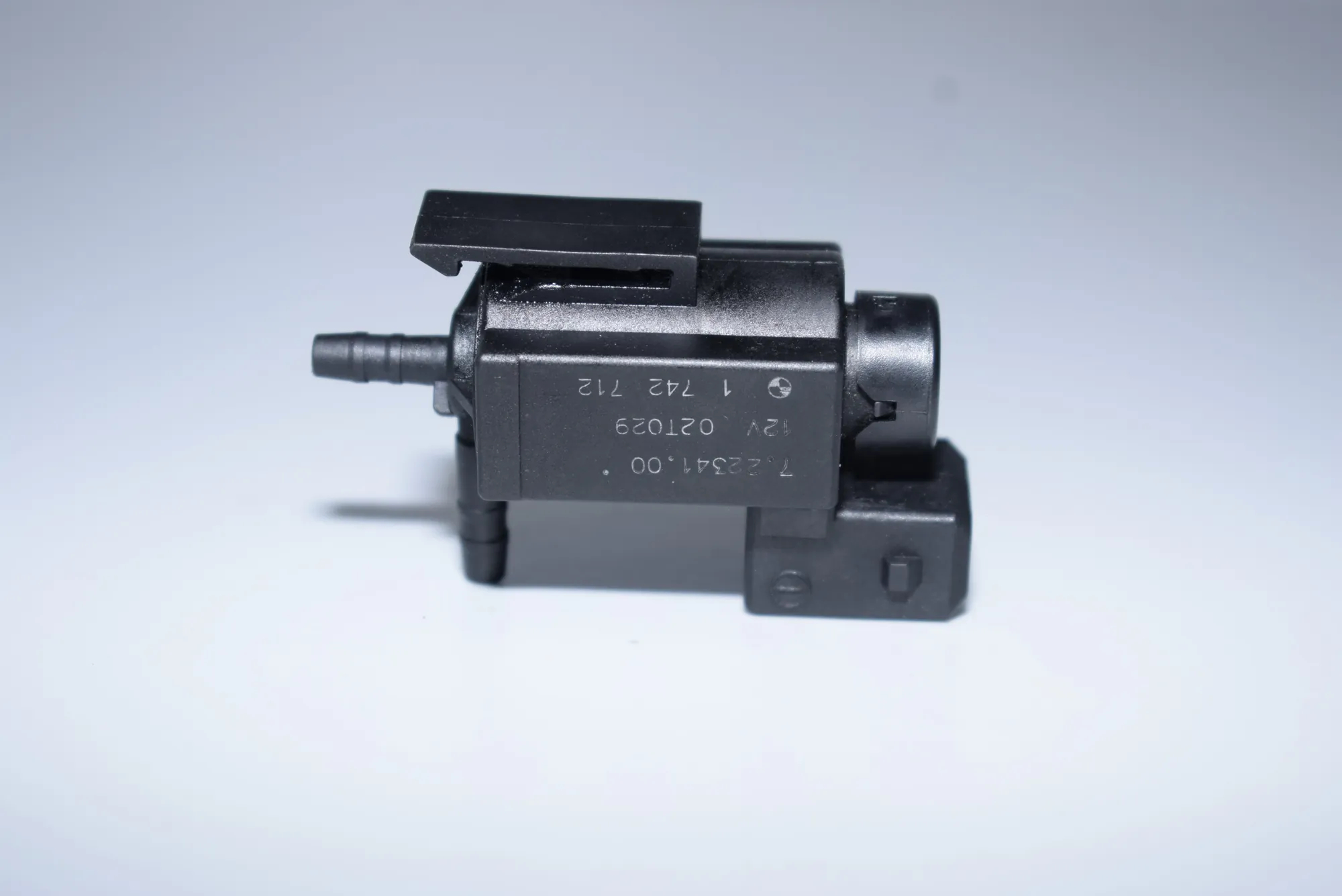 Solenoid Valve – OEM 1742712 · BMW 5 (E39) 525 d 2002 – 3
