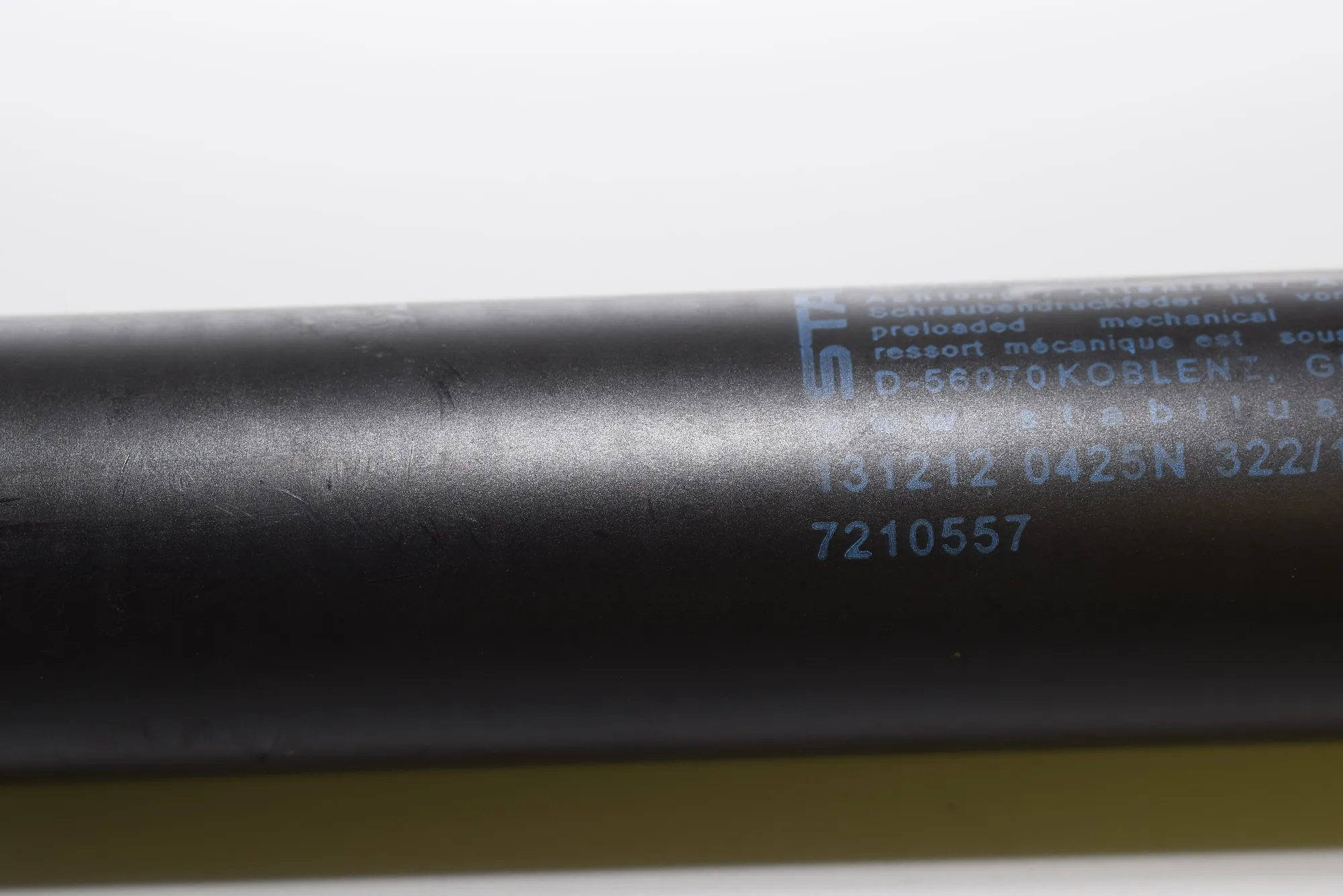 Right Side Tailgate Gas Strut – OEM 7210557 · BMW 5 Touring (F11) BMW 5 Touring (F11) 2013 – 4