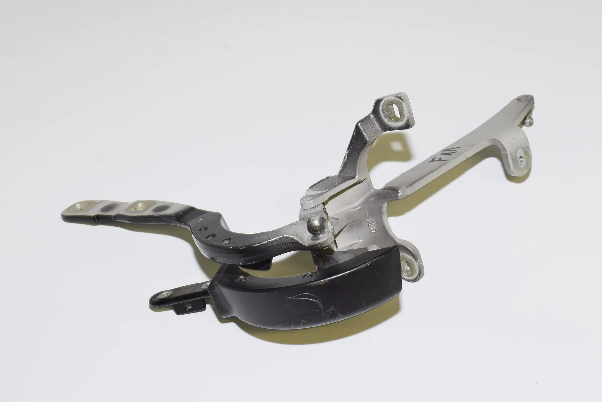 Right Side Bootlid Hinge – OEM 7206640 · BMW 5 Touring (F11) BMW 5 Touring (F11) 2013