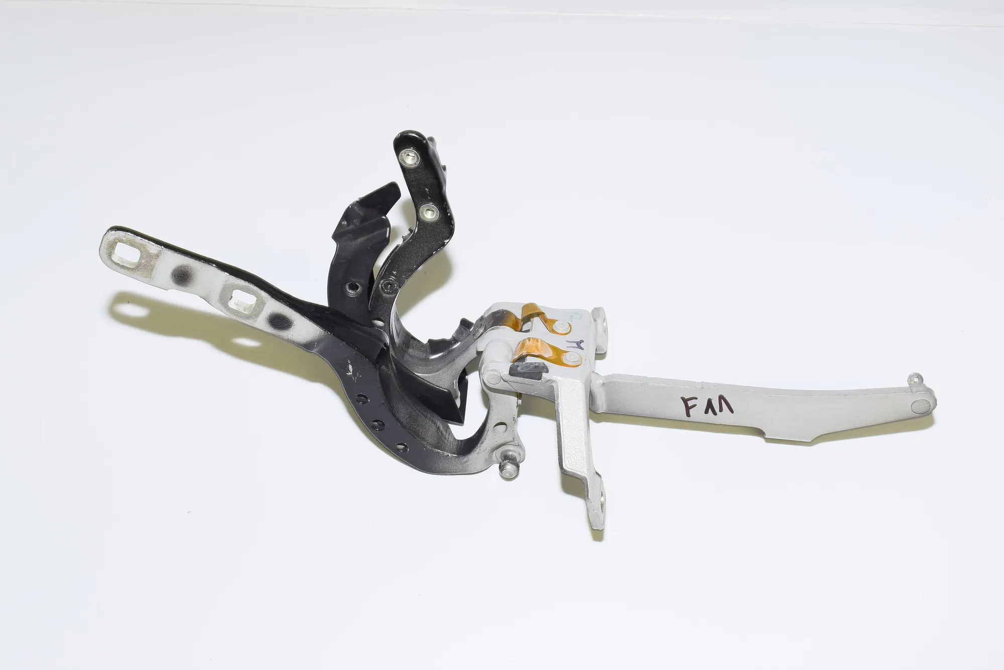 Right Side Bootlid Hinge – OEM 7206640 · BMW 5 Touring (F11) BMW 5 Touring (F11) 2013 – 3