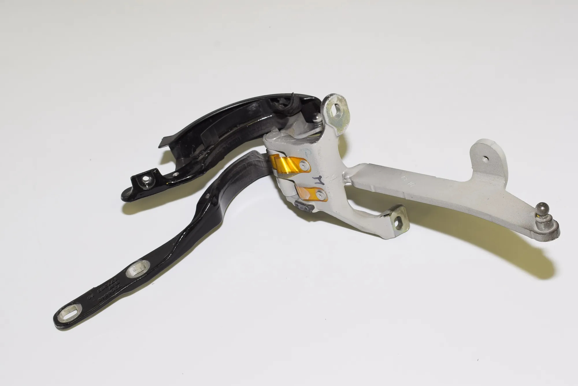 Right Side Bootlid Hinge – OEM 7206640 · BMW 5 Touring (F11) BMW 5 Touring (F11) 2013 – 2