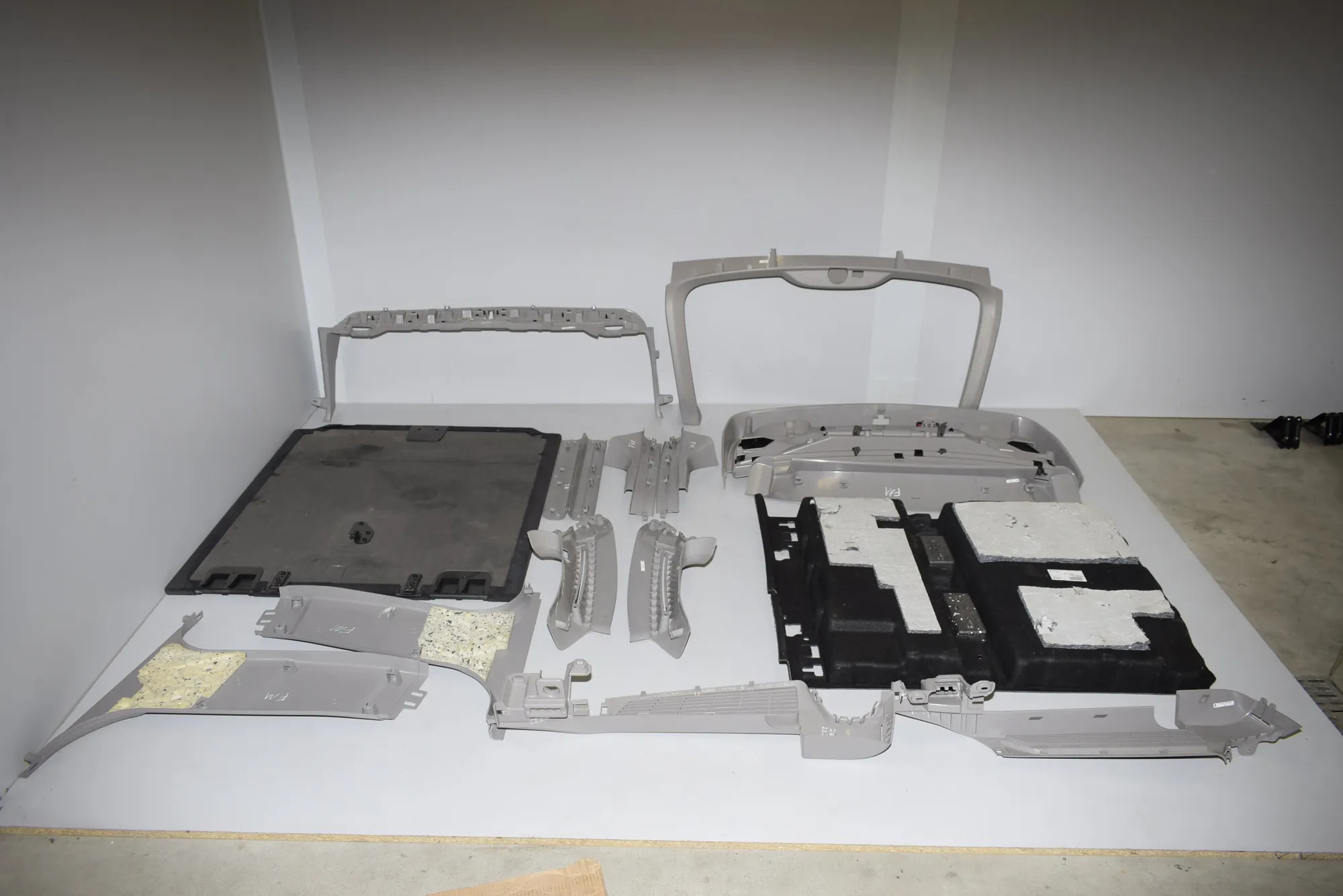 Interior Parts – OEM 9168483 · BMW 5 Touring (F11) BMW 5 Touring (F11) 2010 – 6