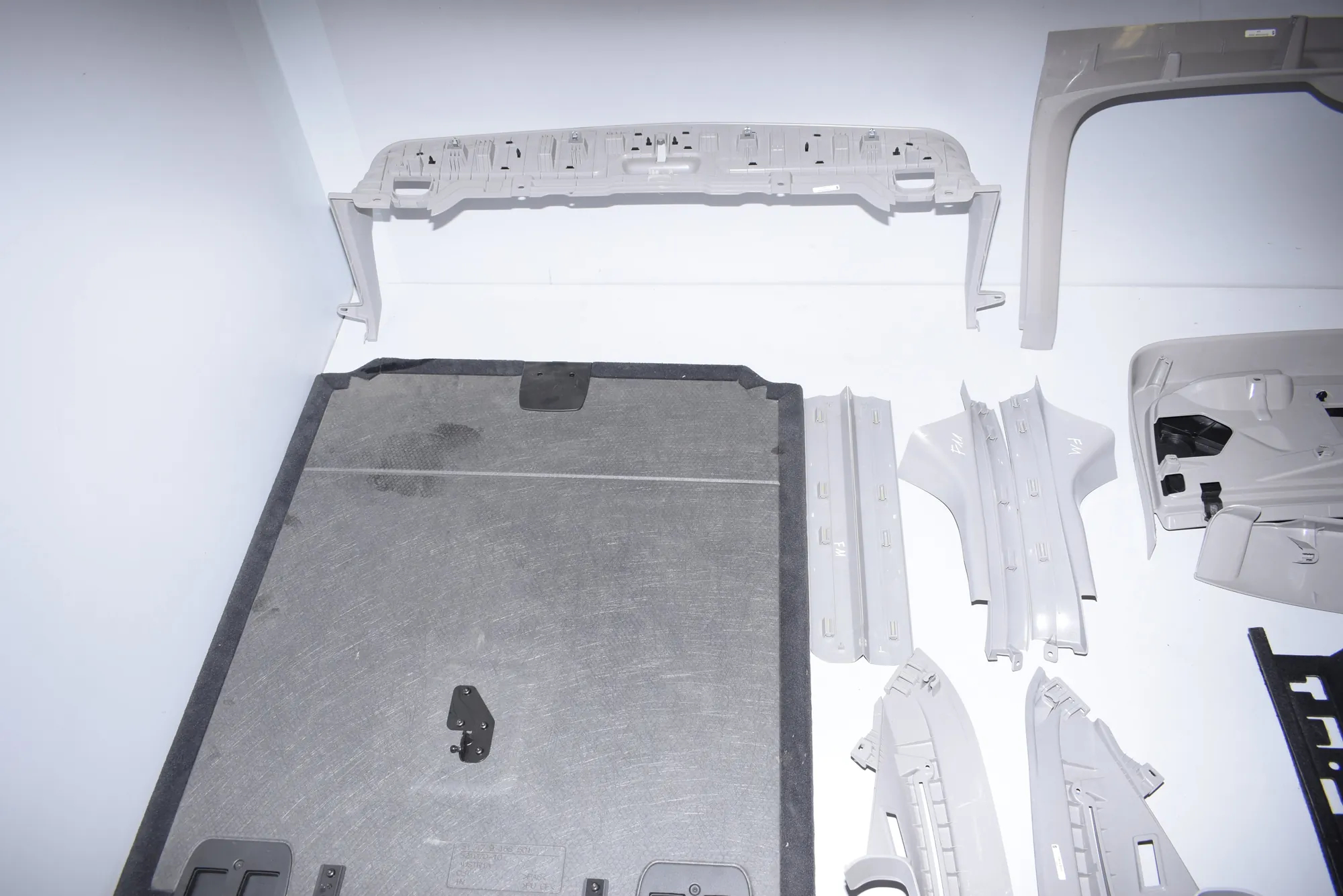 Interior Parts – OEM 9168483 · BMW 5 Touring (F11) BMW 5 Touring (F11) 2010 – 7