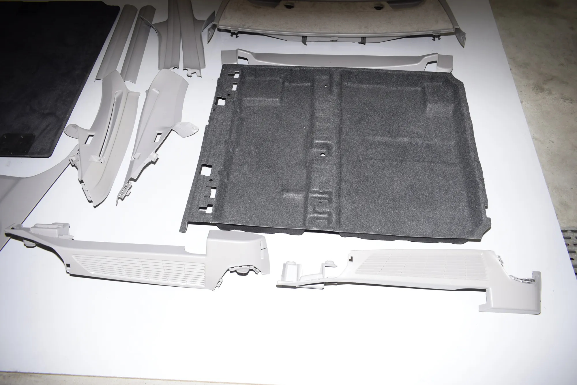 Interior Parts – OEM 9168483 · BMW 5 Touring (F11) BMW 5 Touring (F11) 2010 – 4