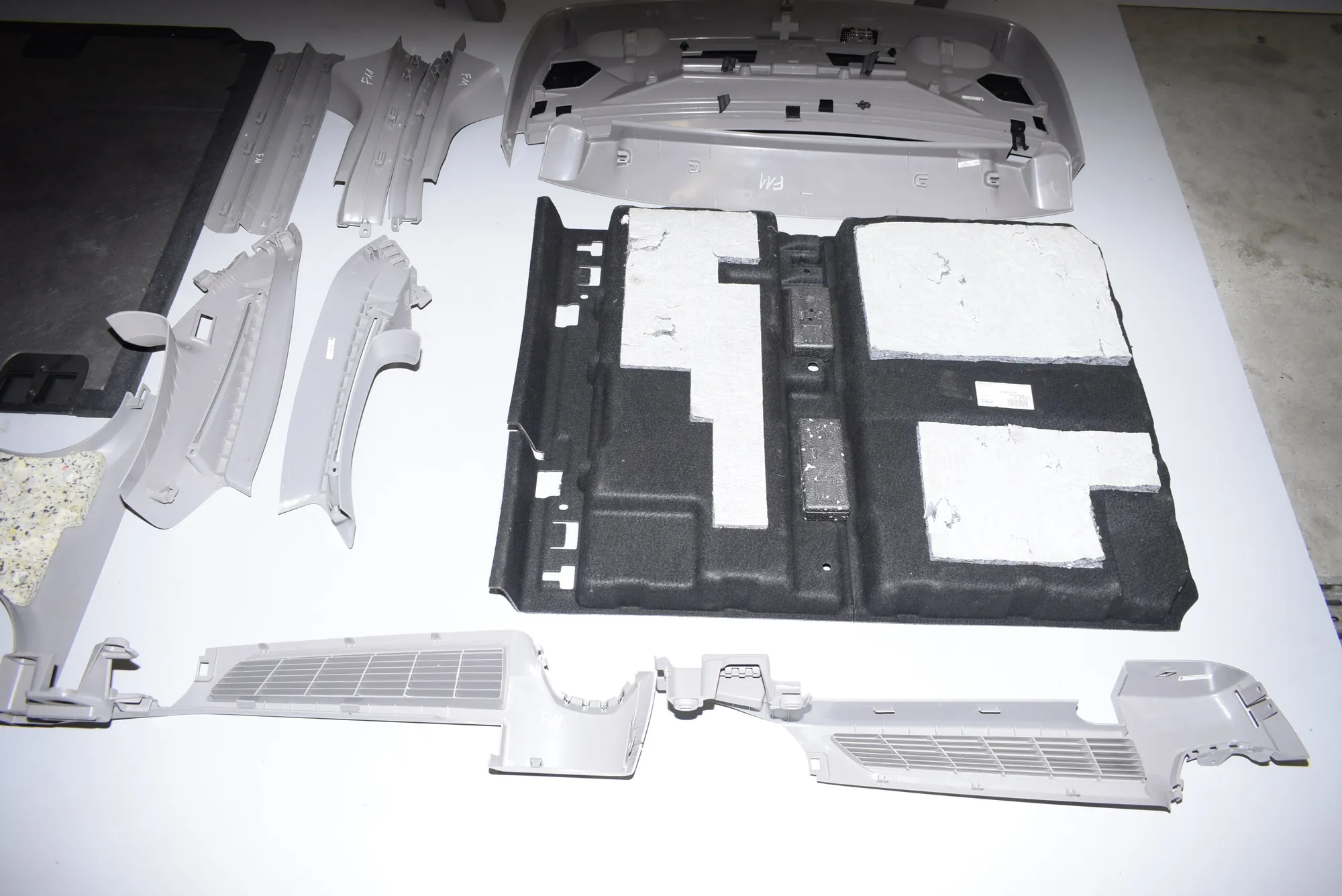 Interior Parts – OEM 9168483 · BMW 5 Touring (F11) BMW 5 Touring (F11) 2010 – 10