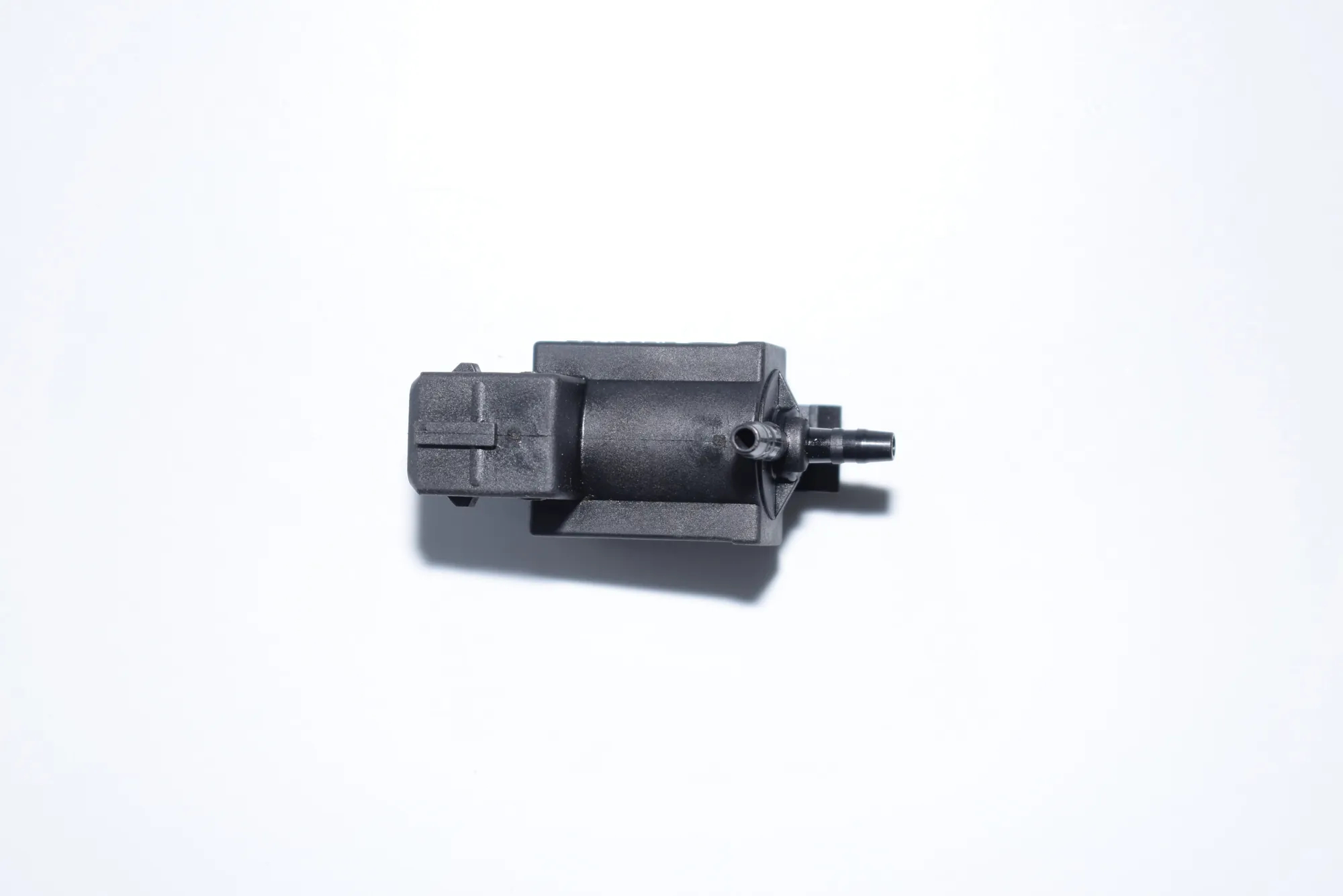Solenoid Valve – OEM 1742712 · BMW 5 (E39) 525 d 2001 – 4