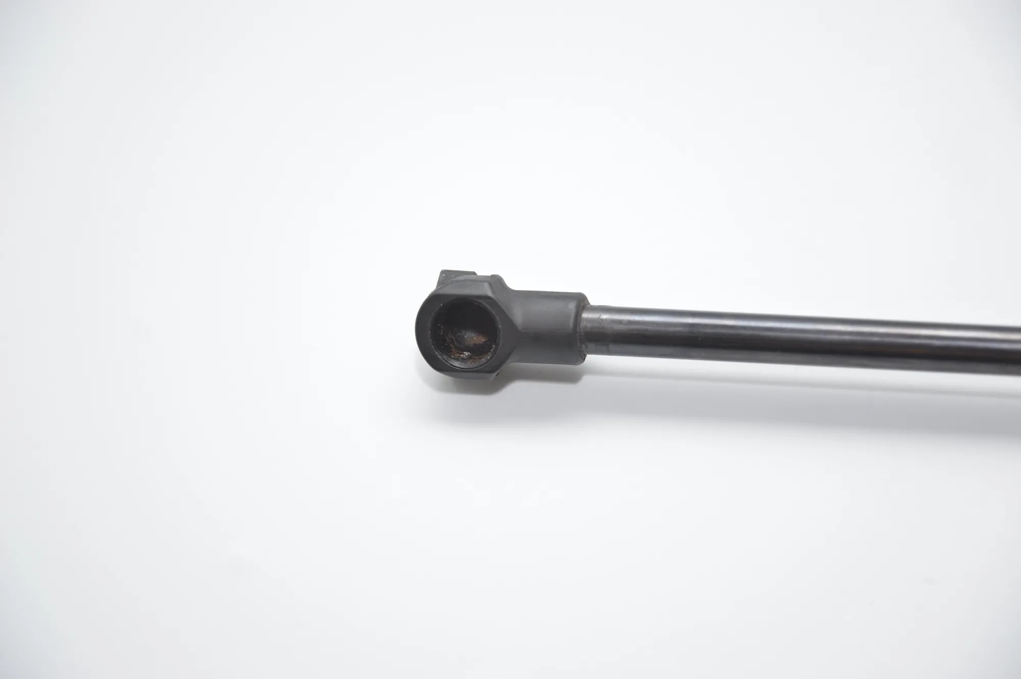 Front Left Bonnet Strut – OEM 7008745 · BMW 5 Touring (E61) 535 d 2007 – 3