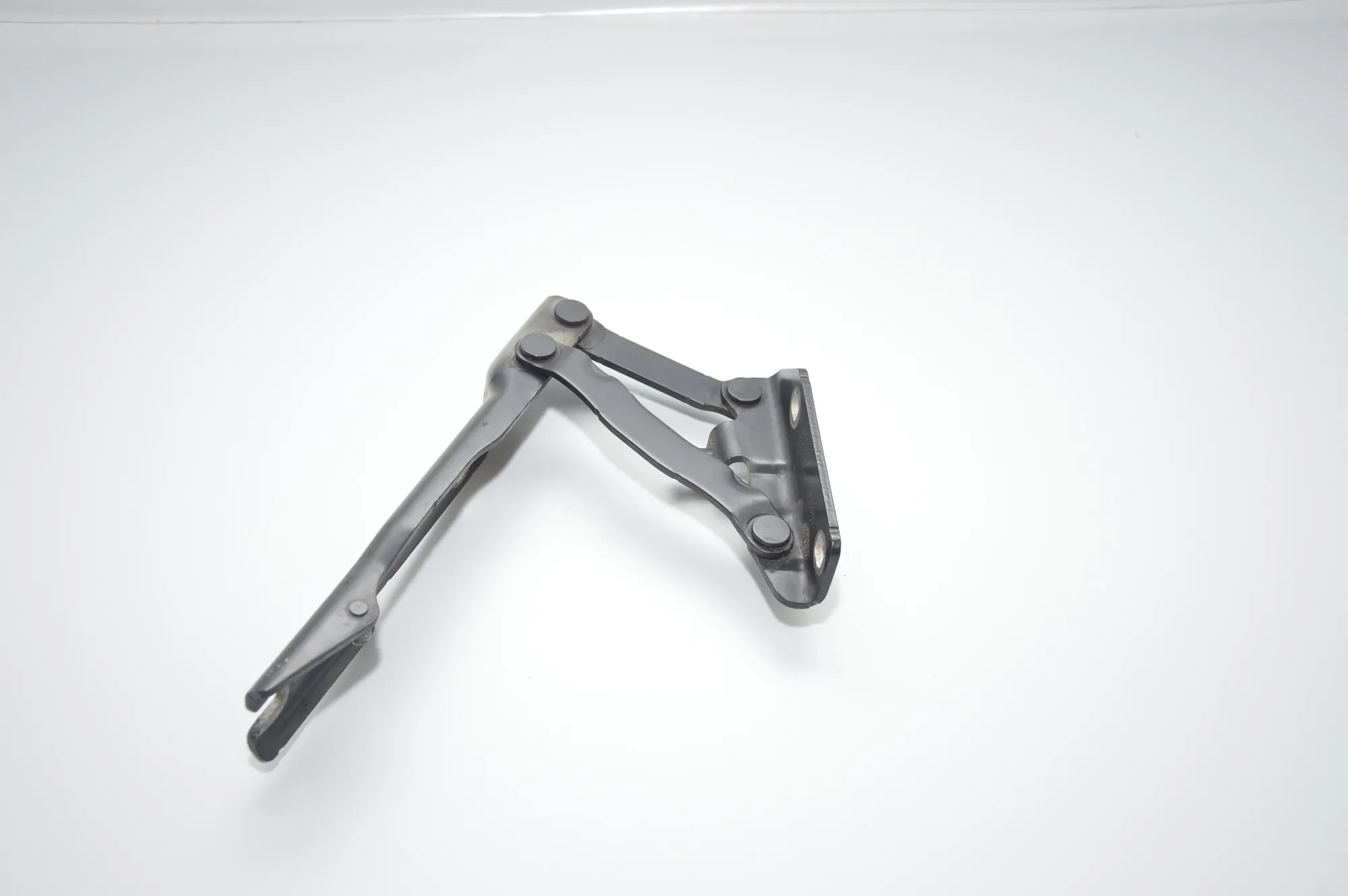 Front Left Bonnet Hinge – OEM 7008727 · BMW 5 Touring (E61) 535 d 2007 – 3