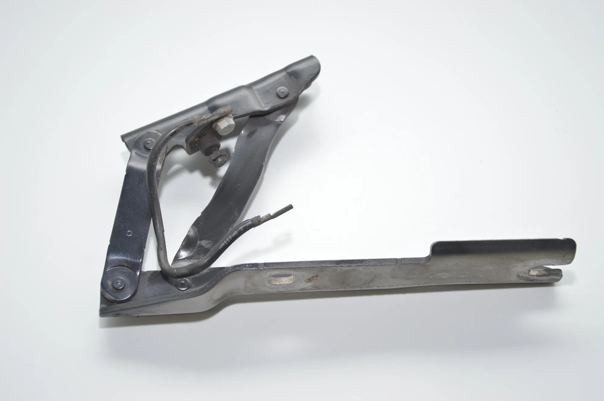 Front Right Bonnet Hinge – OEM 7008728 · BMW 5 Touring (E61) 535 d 2007 – 3