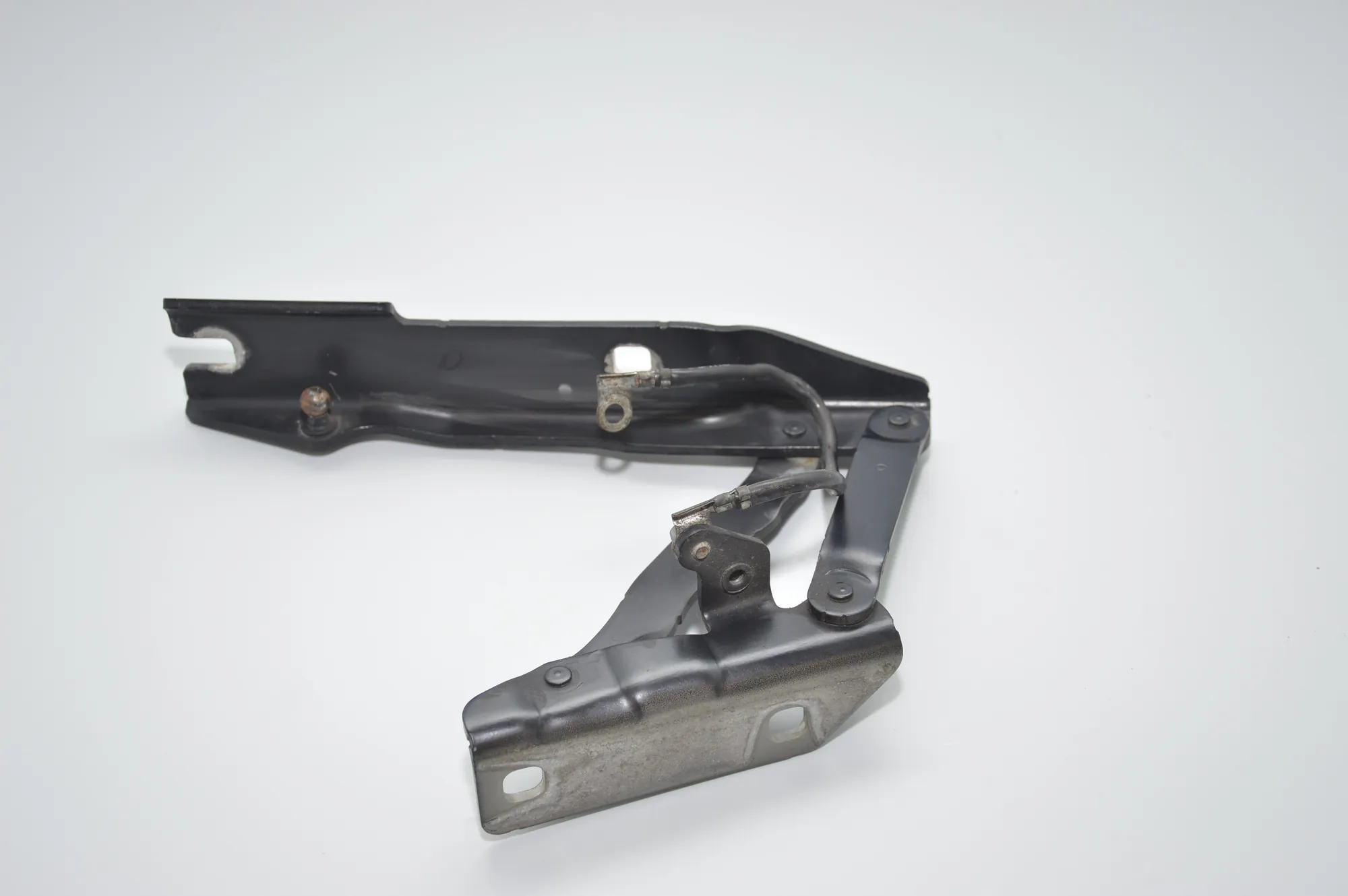 Front Right Bonnet Hinge – OEM 7008728 · BMW 5 Touring (E61) 535 d 2007