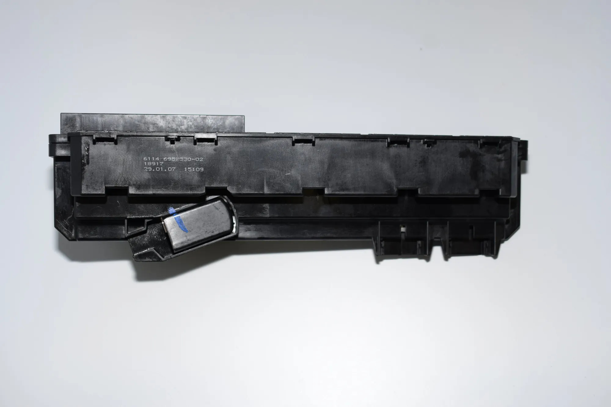 Fuse Box – OEM 6957330 · BMW 5 Touring (E61) 535 d 2007 – 4
