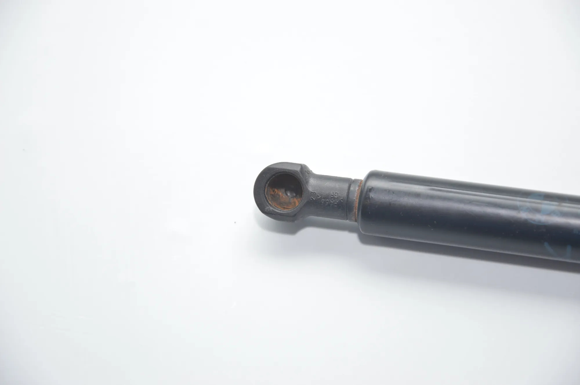 Front Left Bonnet Strut – OEM 7008745 · BMW 5 Touring (E61) 535 d 2004 – 3