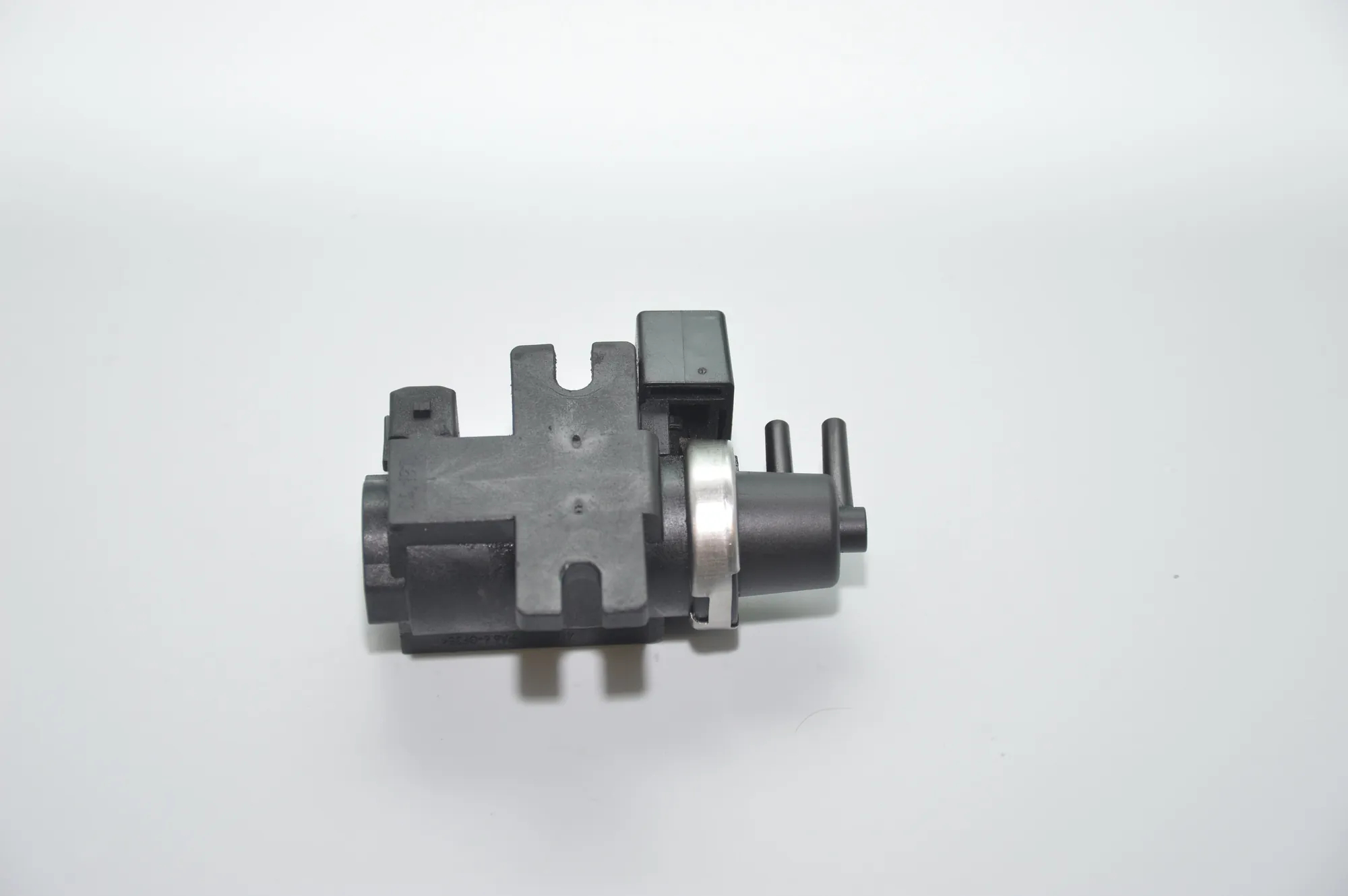 Solenoid Valve – OEM 2247906 · BMW 5 Touring (E61) 535 d 2004 – 5