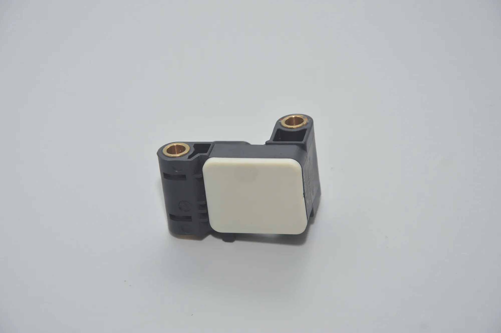 Front Left Impact Sensor – OEM 6956485 · BMW 3 Cabrio (E93) 320 d 2011 – 4
