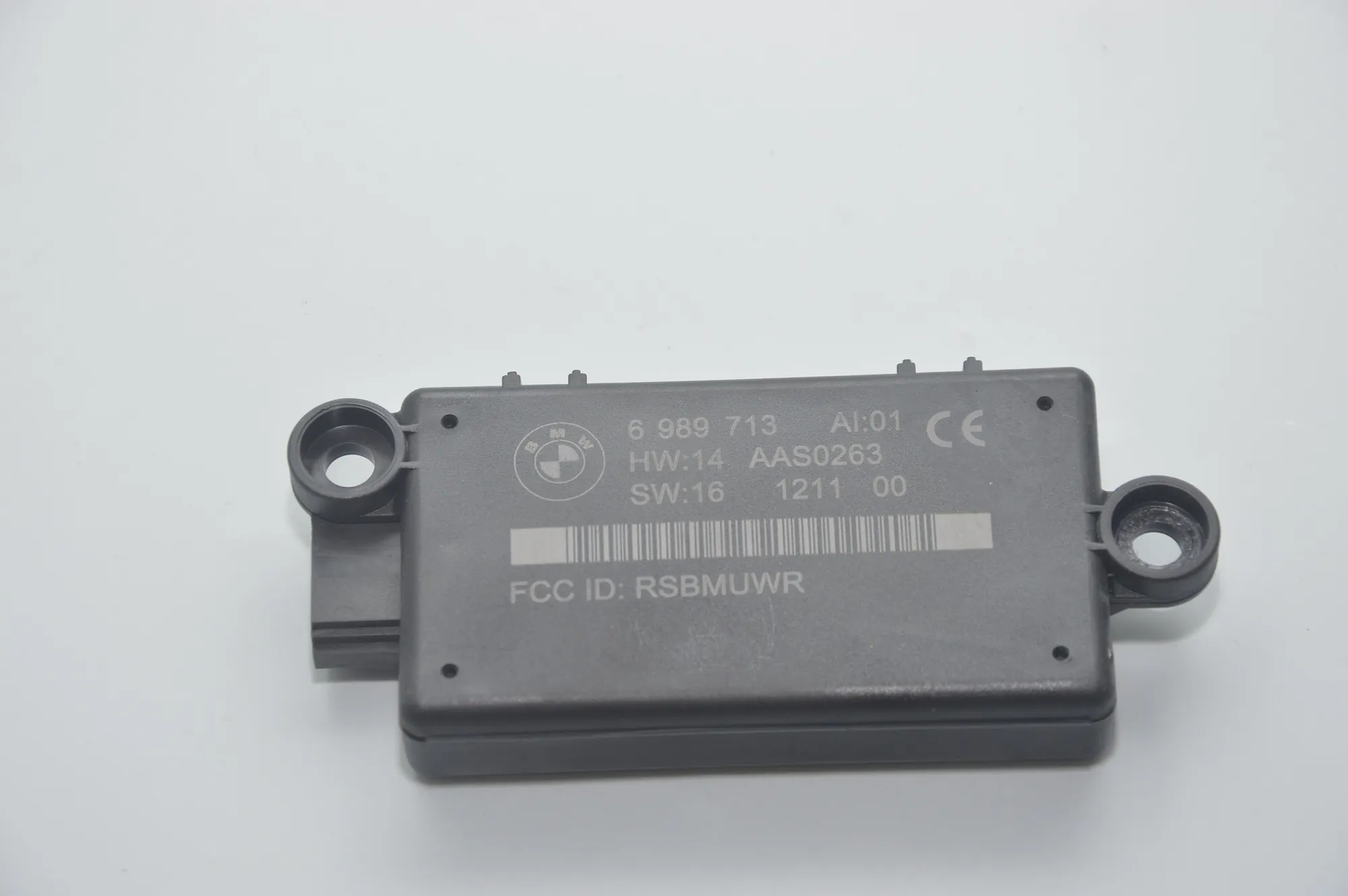 Other Control Units – OEM 6989713 · BMW 3 Cabrio (E93) 320 d 2011 – 5