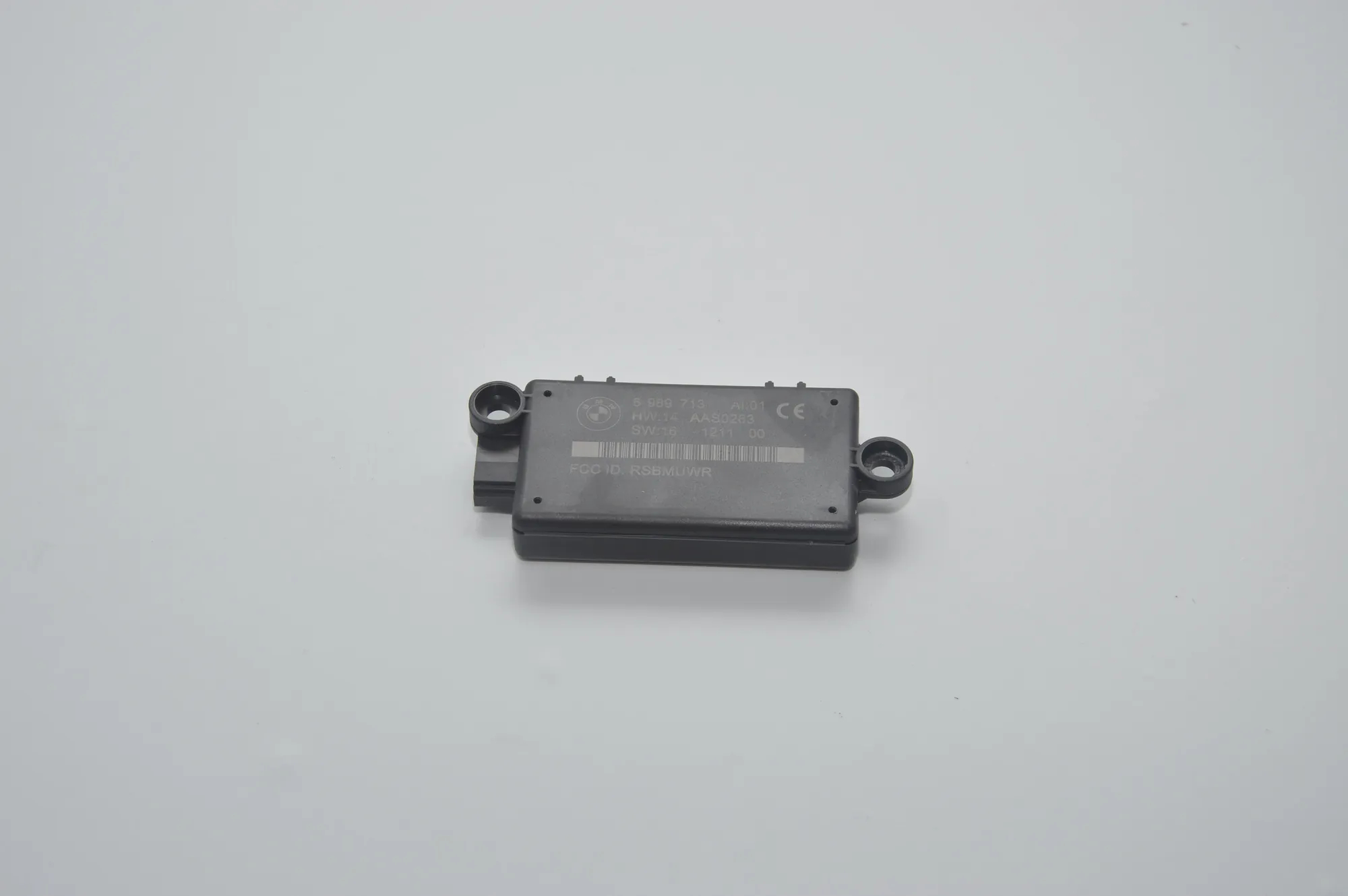 Other Control Units – OEM 6989713 · BMW 3 Cabrio (E93) 320 d 2011