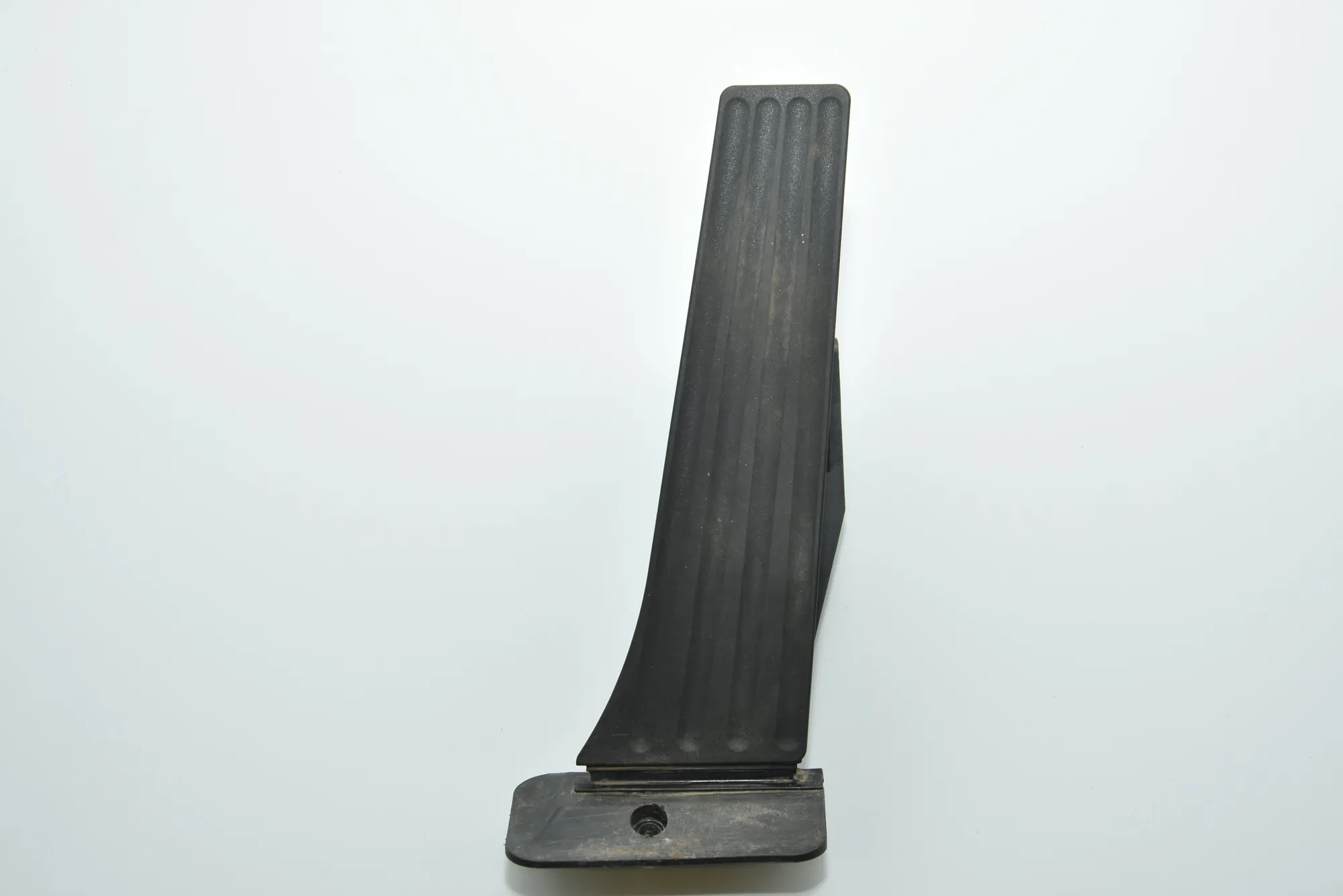 Throttle Pedal – OEM 6789998 · BMW 3 Cabrio (E93) 320 d 2011 – 4