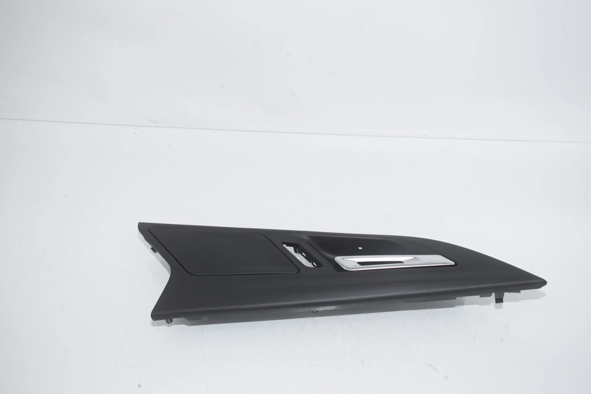 Other Interior Parts – OEM 9870378 · BMW iX1 (U11 BEV) BMW iX1 (U11 BEV) iX1 eDrive 20 2023