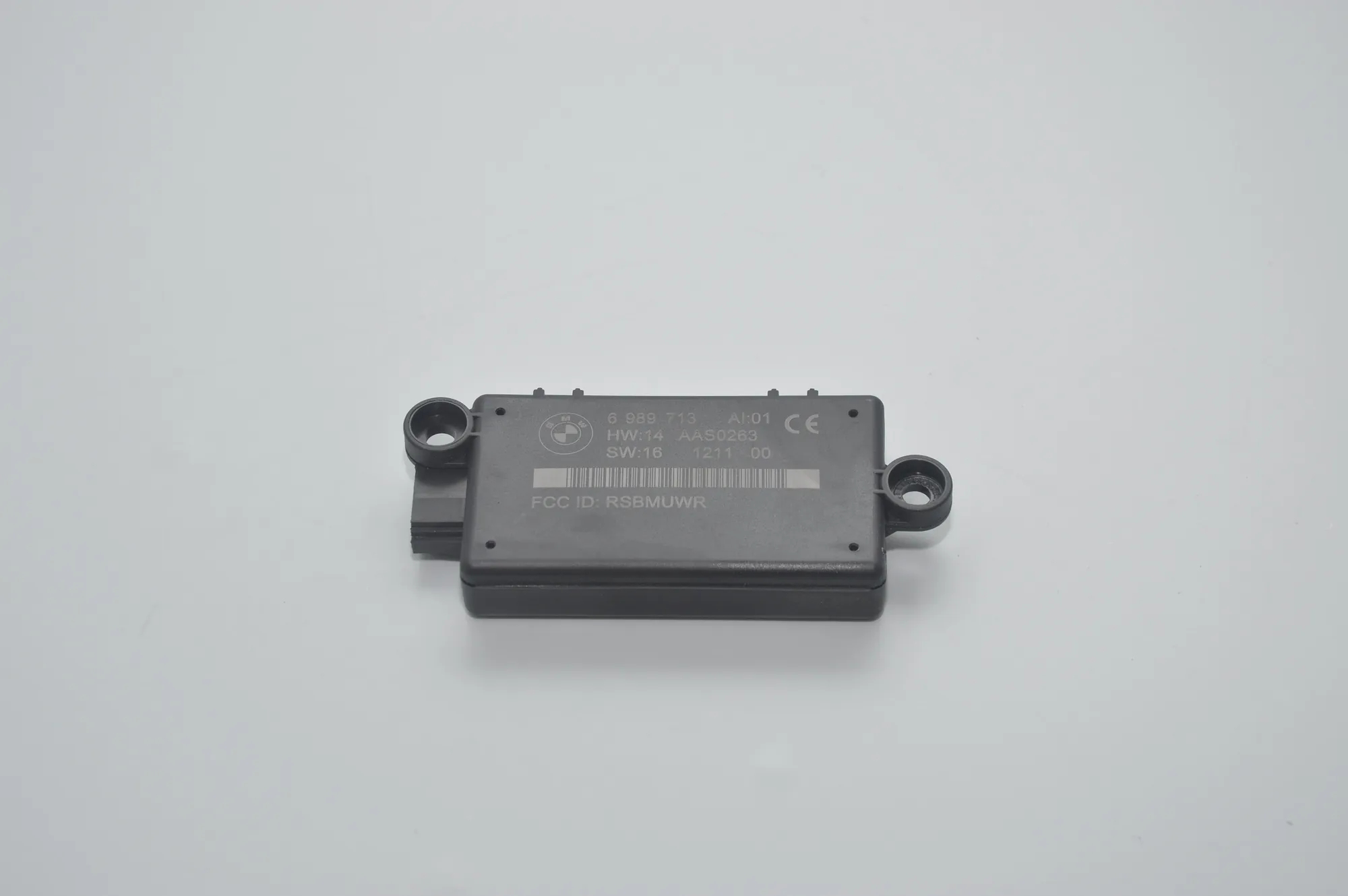 Other Control Units – OEM 6989713 · BMW 3 Cabrio (E93) 320 d 2011
