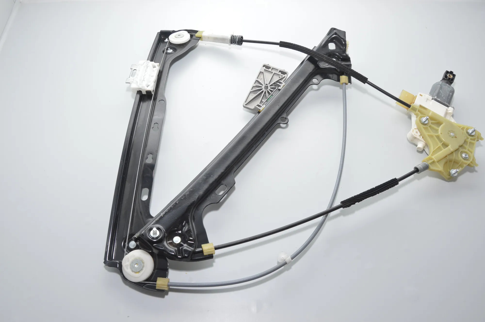 Front Right Door Window Regulator – OEM 7193456 · BMW 3 Cabrio (E93) 320 d 2011 – 2