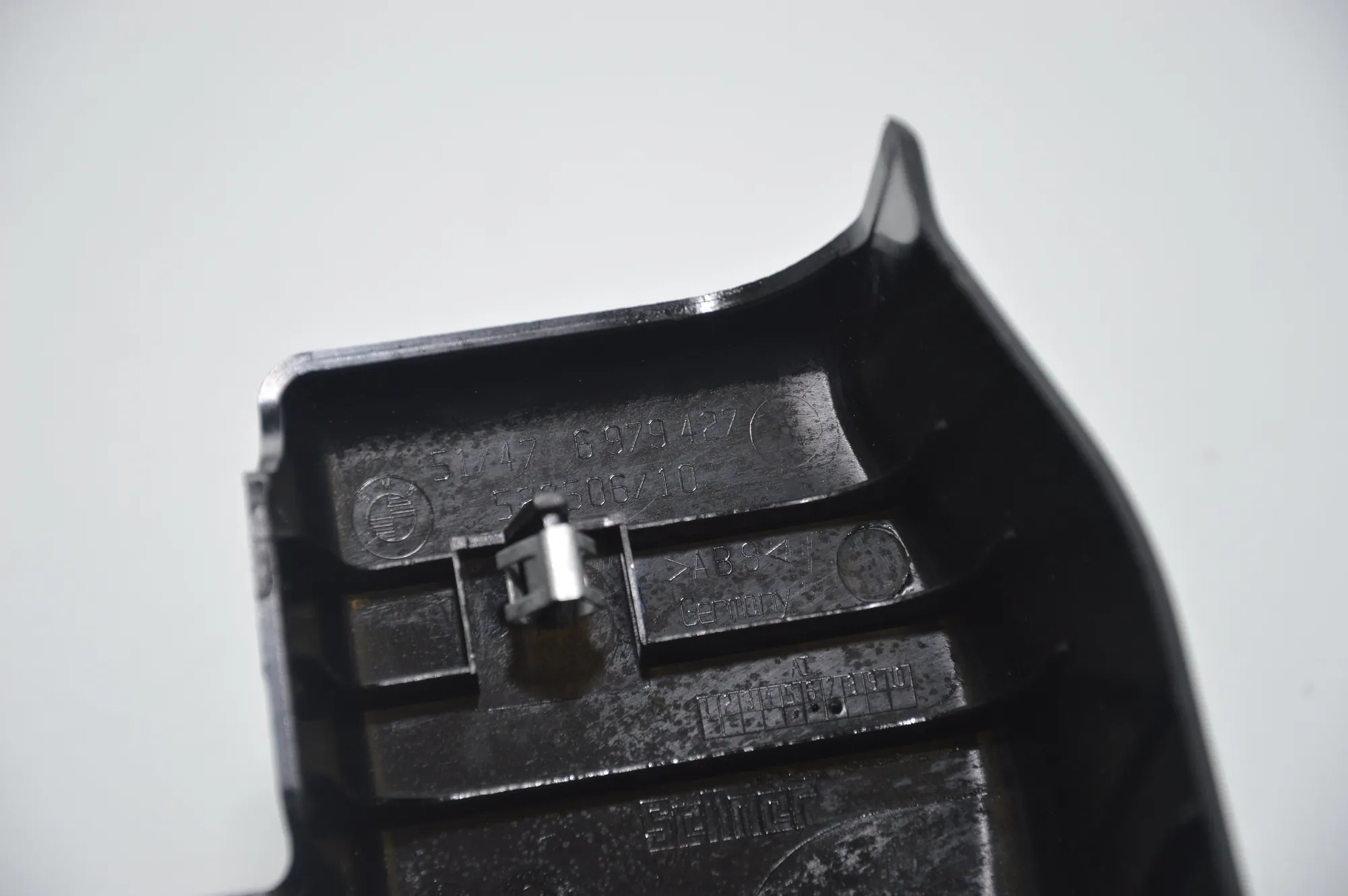 Other Trim Parts – OEM 6979427 · BMW 3 Cabrio (E93) 320 d 2011 – 6