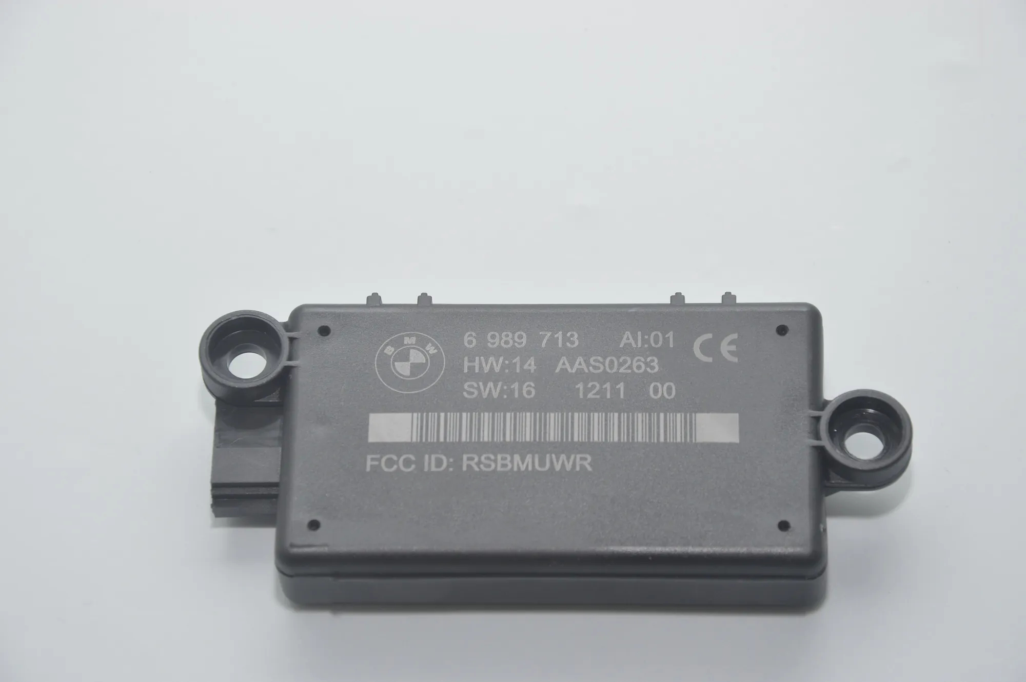 Other Control Units – OEM 6989713 · BMW 3 Cabrio (E93) 320 d 2011 – 5