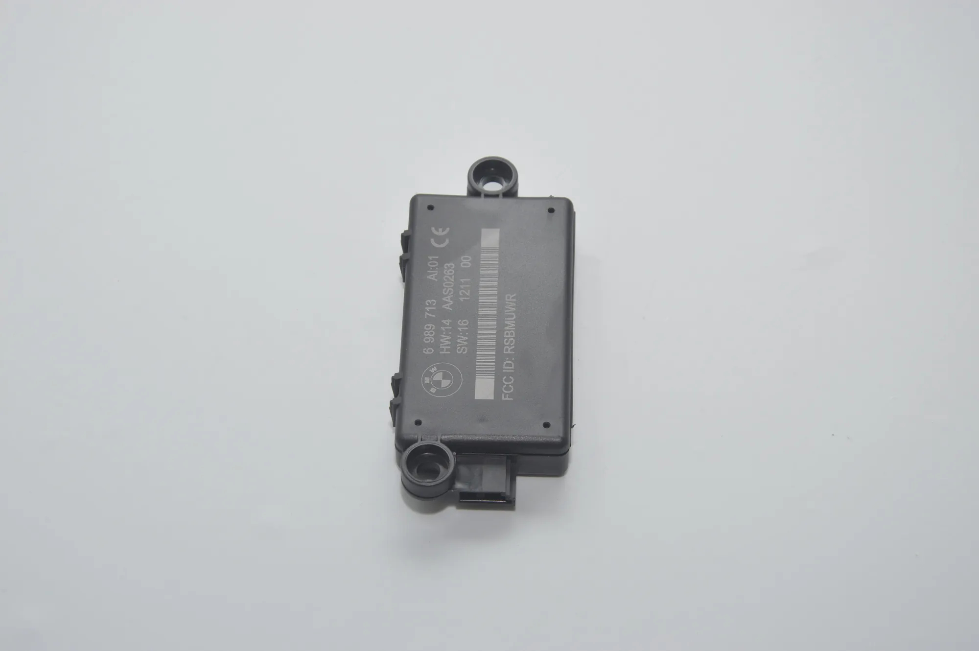 Other Control Units – OEM 6989713 · BMW 3 Cabrio (E93) 320 d 2011
