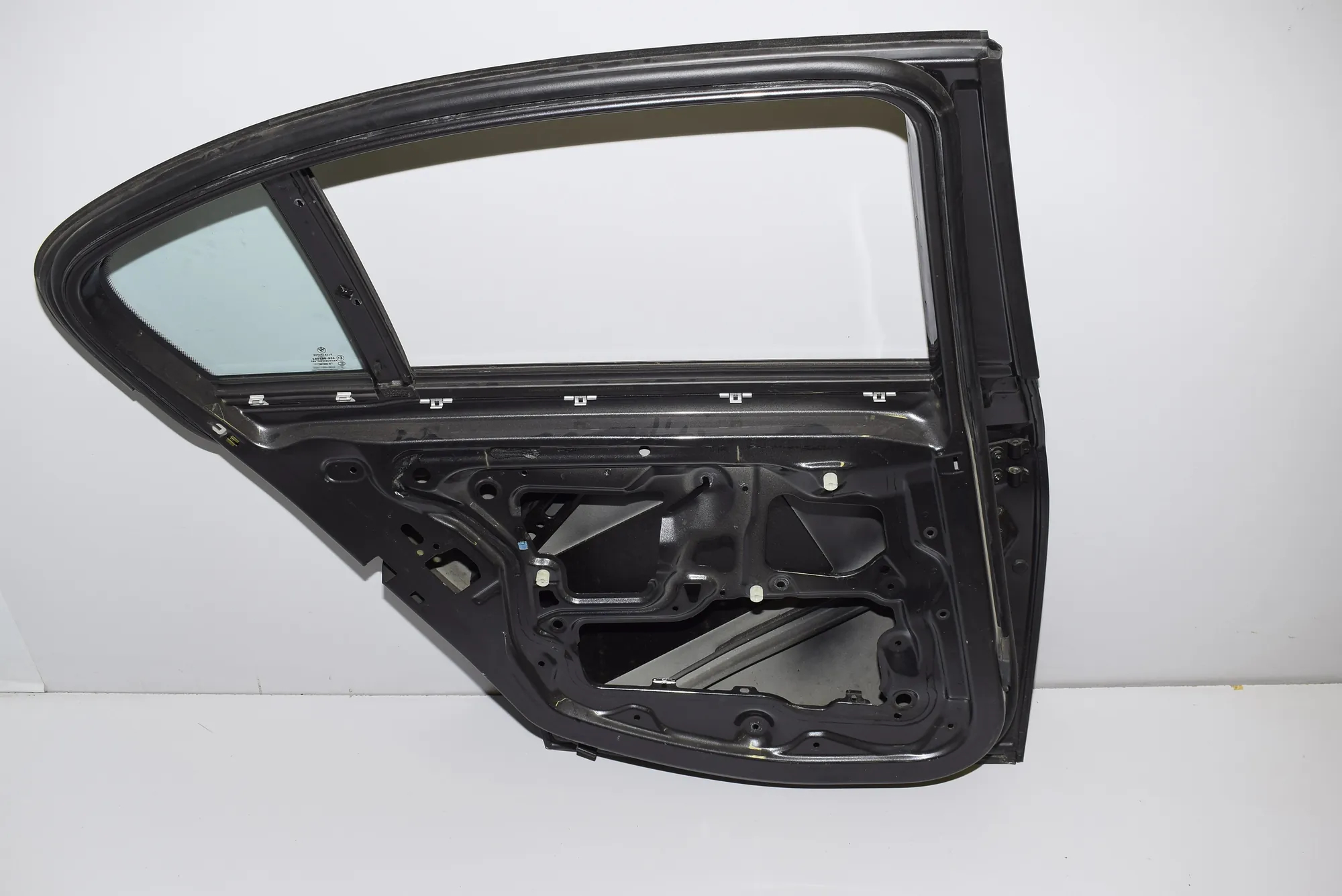 Rear Left Door – OEM NA · BMW 3 (E90) 320 d 2006 – 4