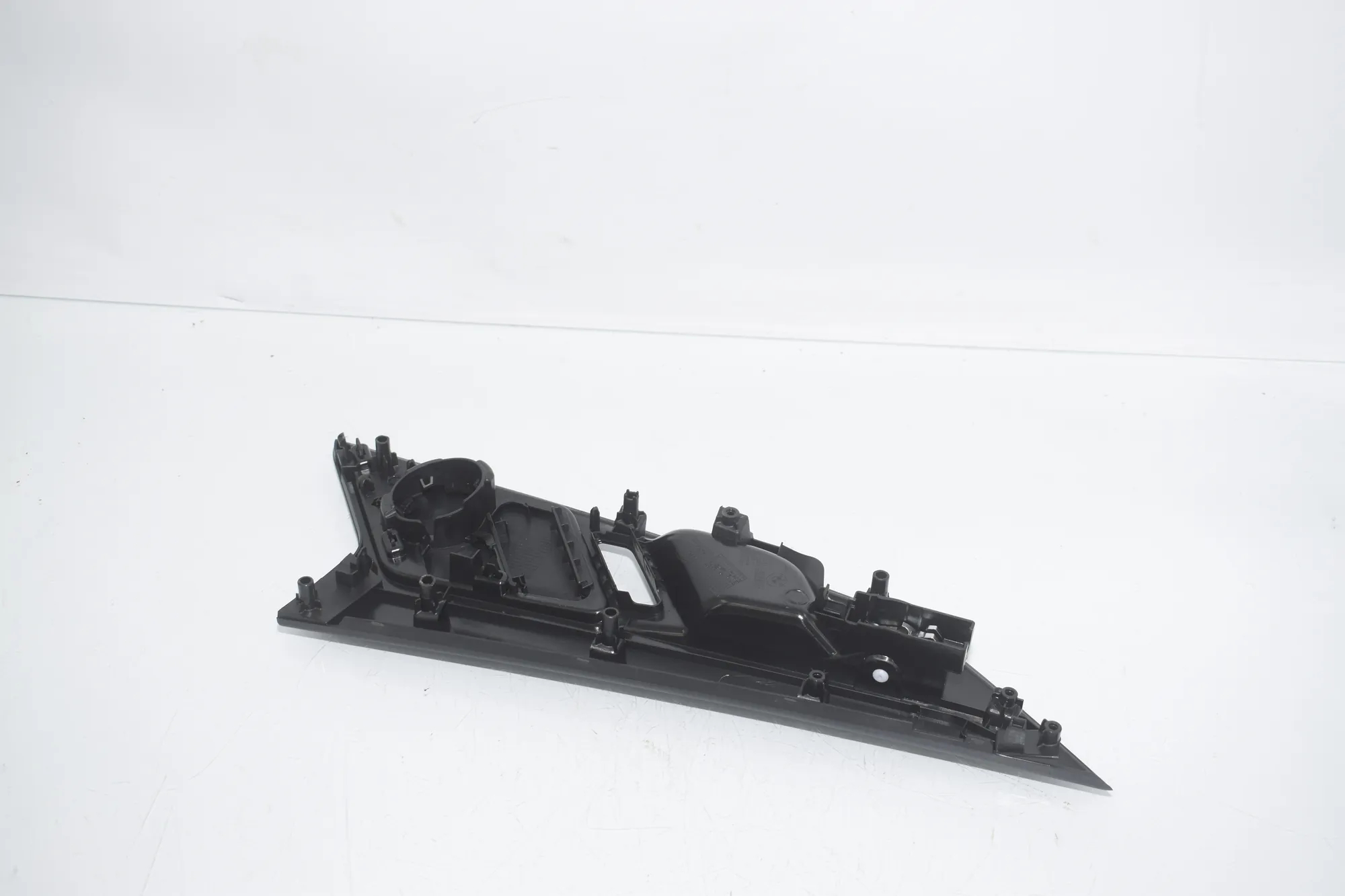Other Interior Parts – OEM 9870377 · BMW iX1 (U11 BEV) BMW iX1 (U11 BEV) iX1 eDrive 20 2023 – 3