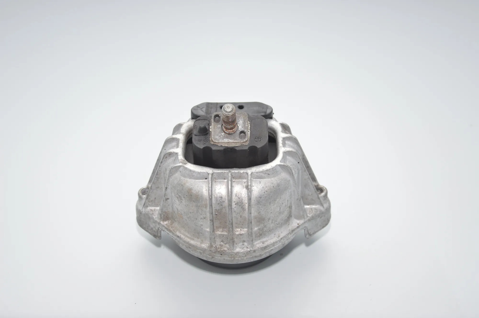 Right Side Engine Mount – OEM 13981112 · BMW 1 (E87) 120 d 2010
