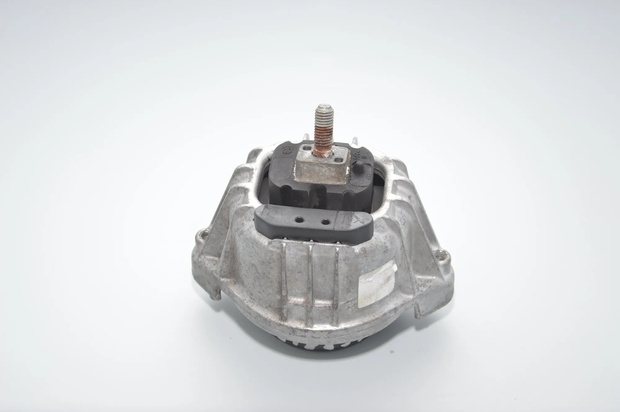 Right Side Engine Mount – OEM 13981112 · BMW 1 (E87) 120 d 2010 – 4