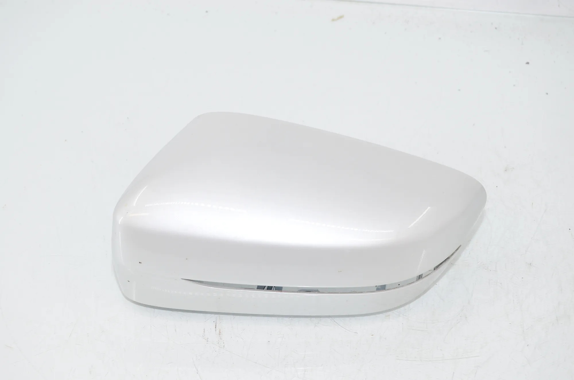 Front Left Mirror Trim – OEM 8491585 · BMW 3 (G20, G28) BMW 3 (G20, G28) 3 (G20) 330 e xDrive 2021