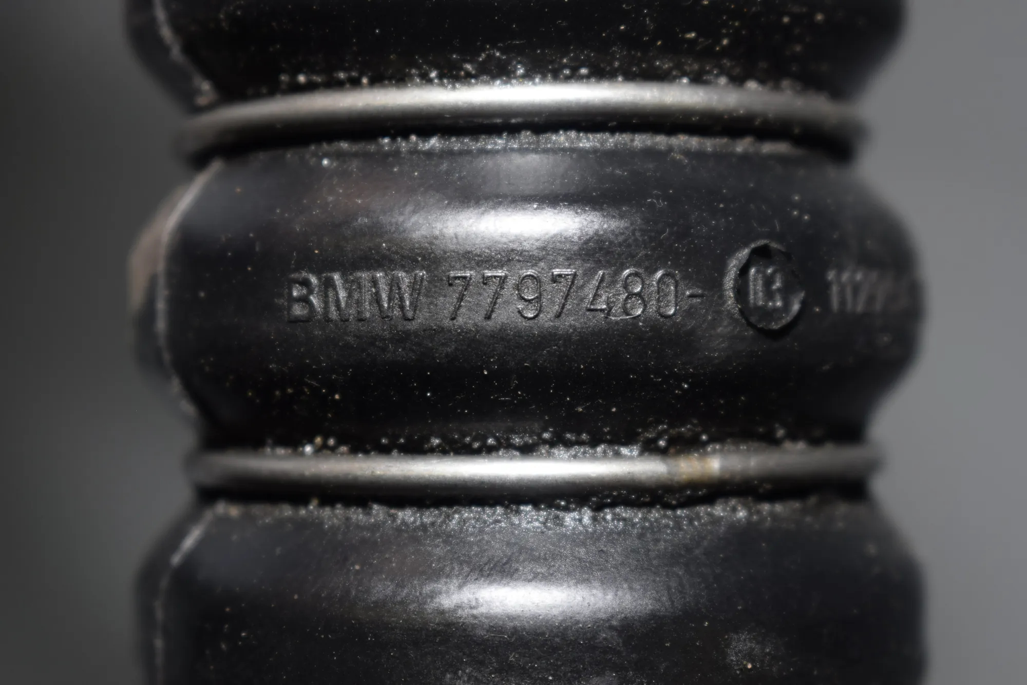 Right Side Intercooler Hose – OEM 7797480 · BMW 1 (E87) 118 d 2009 – 5