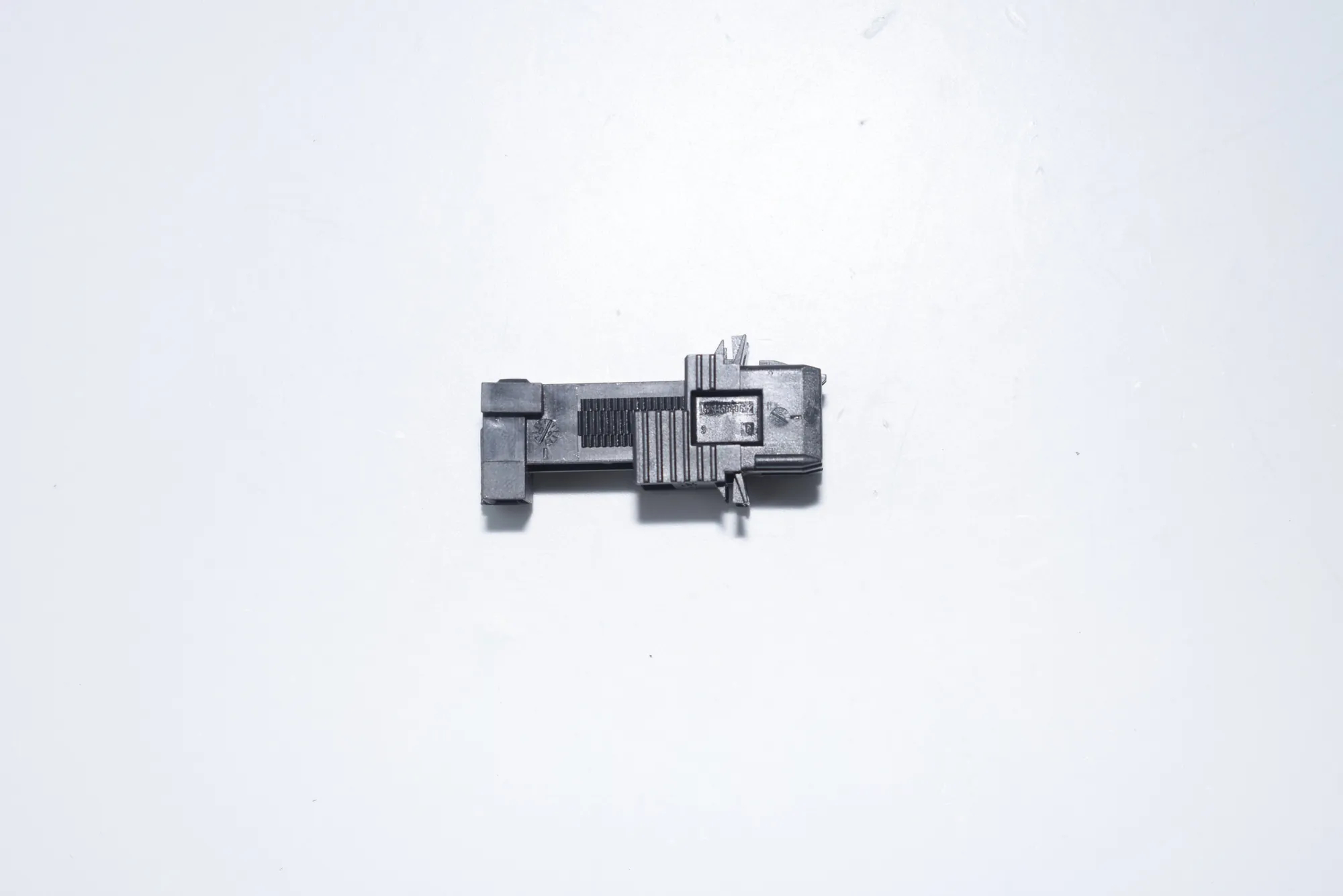 Other Control Units – OEM 6967601 · BMW 1 (E87) 118 d 2009 – 2